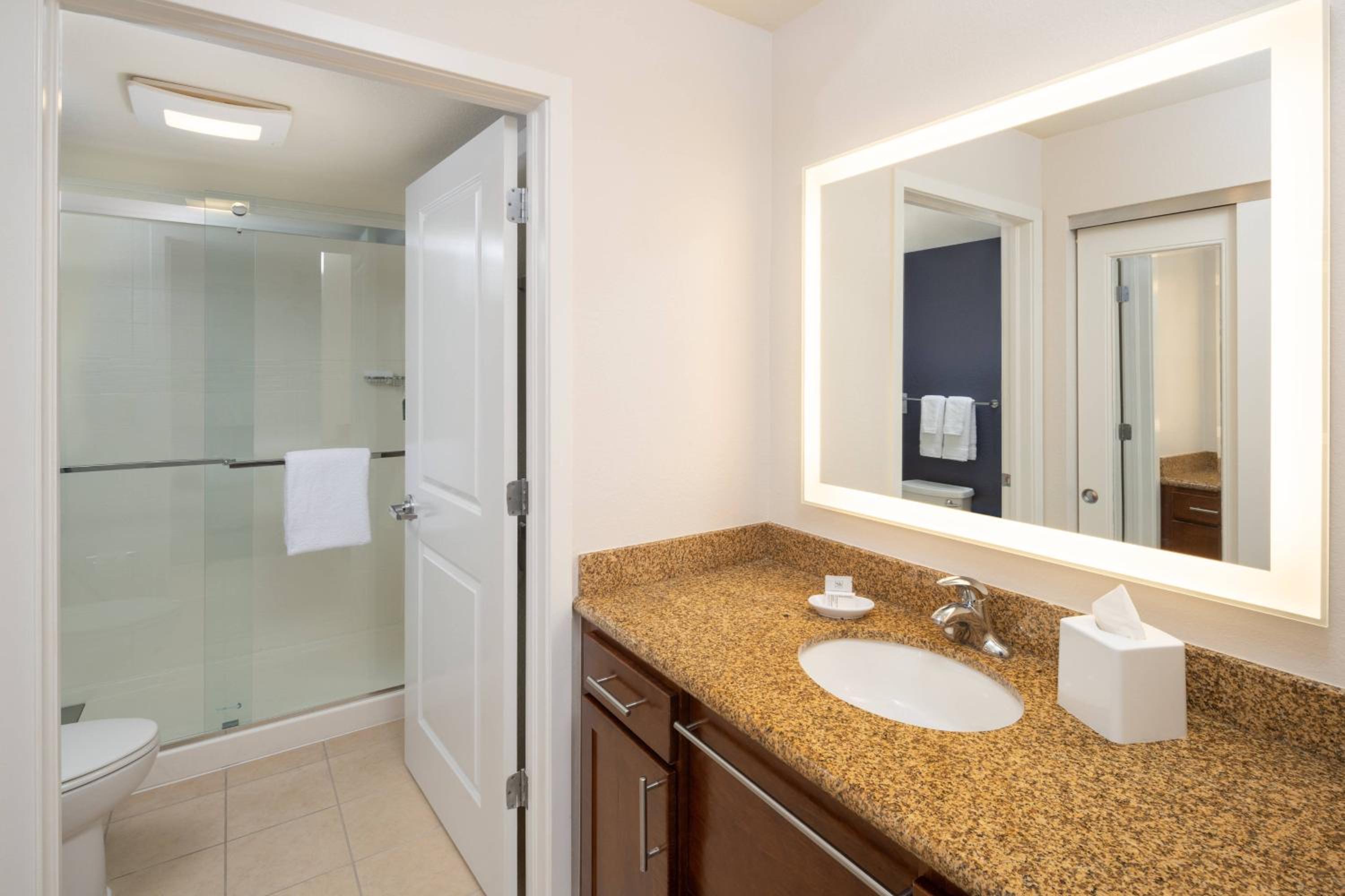 Renovated King Studio with Sofa Bed and Transfer Shower - Mobility and Hearing Accessible photo 3