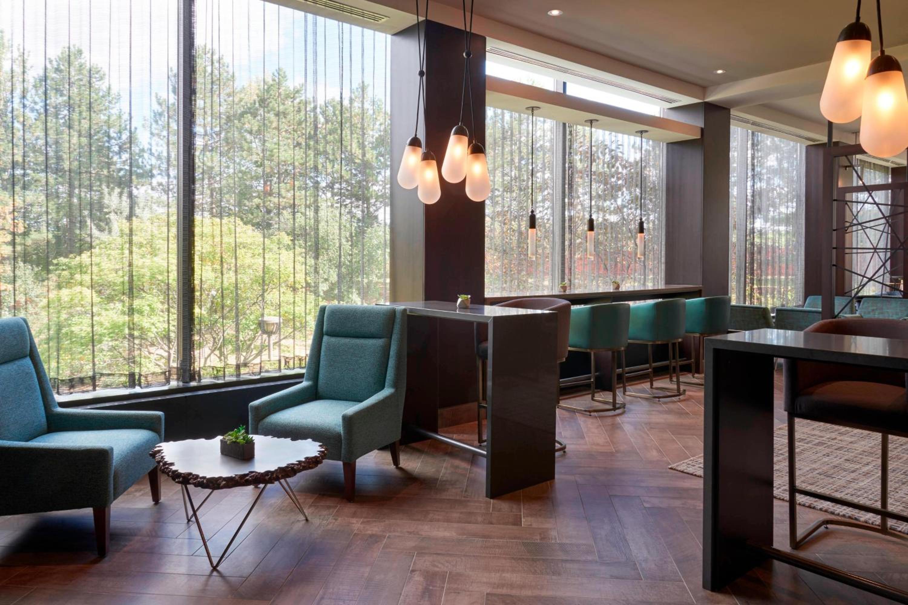 King Room - Concierge Level - Photo 10