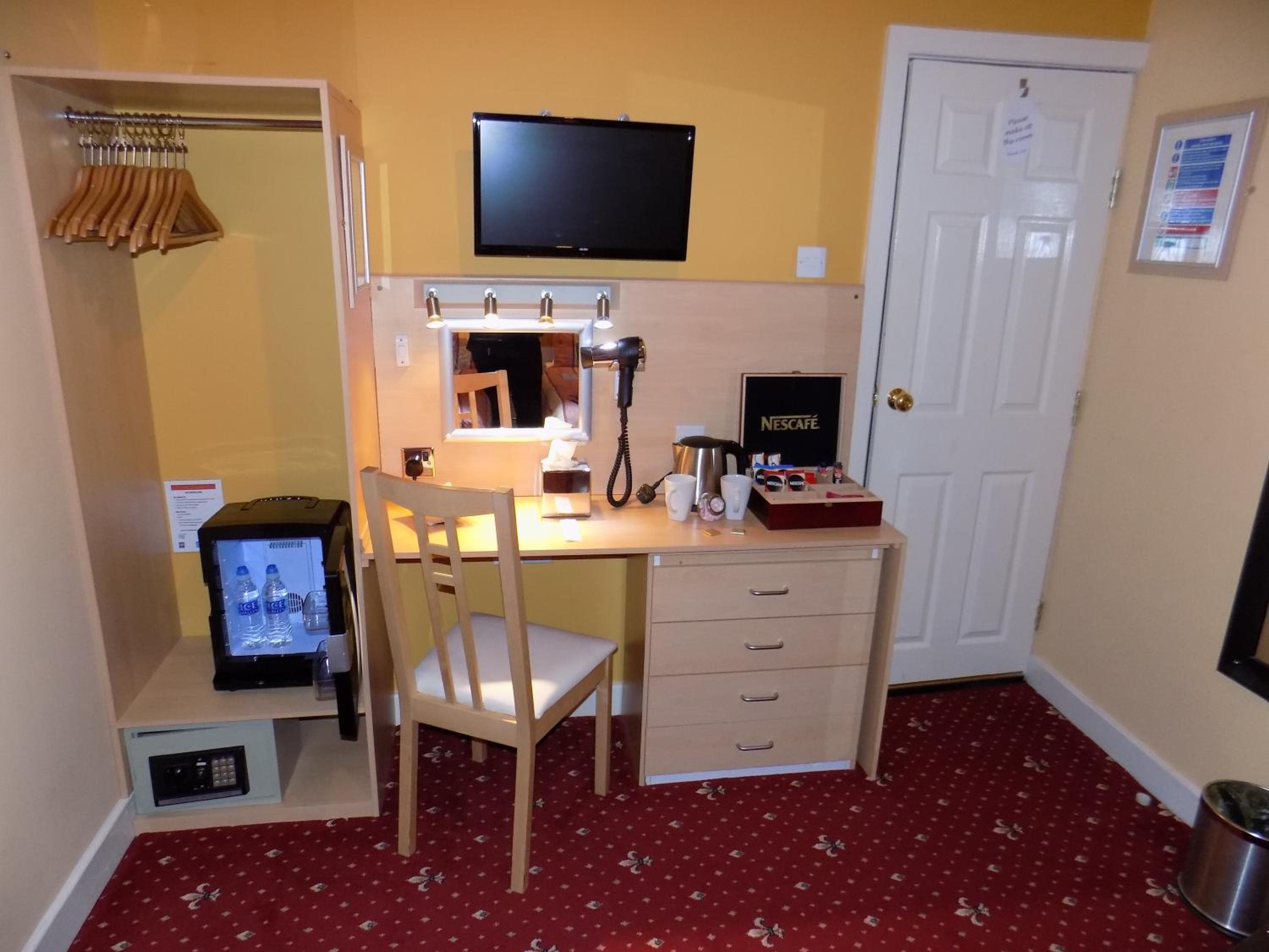 Double Room with Private Bathroom photo 2