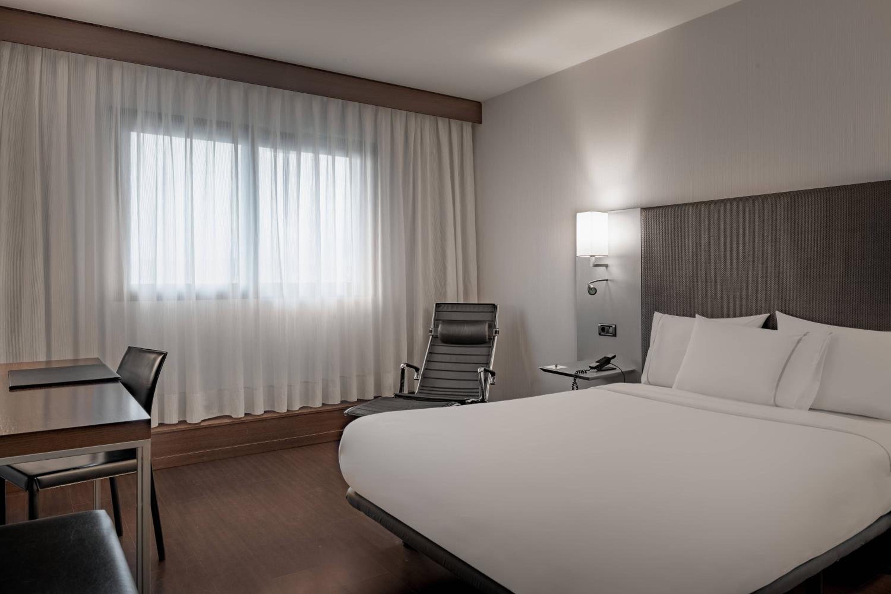 Standard Queen Room - Photo 1