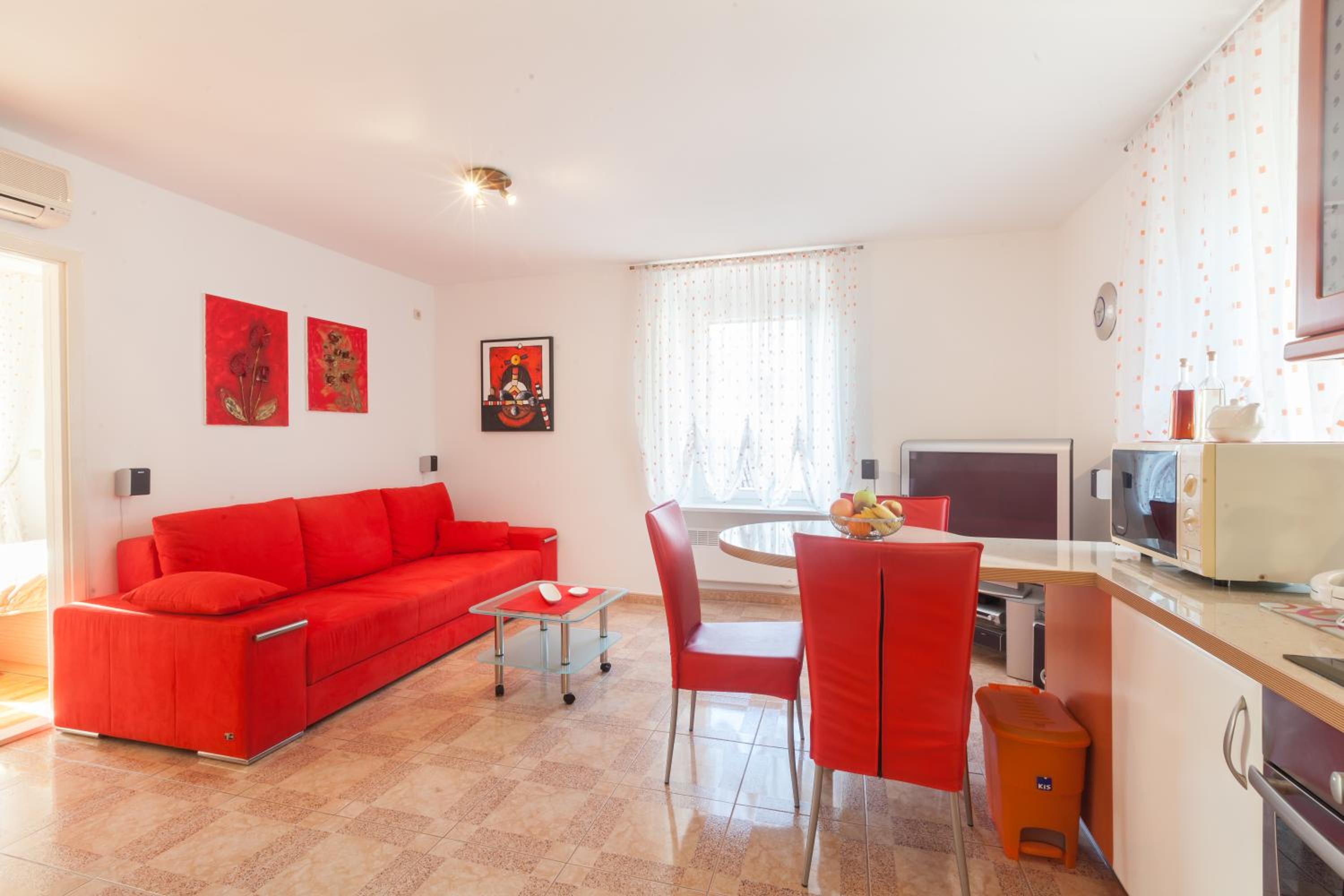 One-Bedroom Apartment with Balcony (2 Adults)