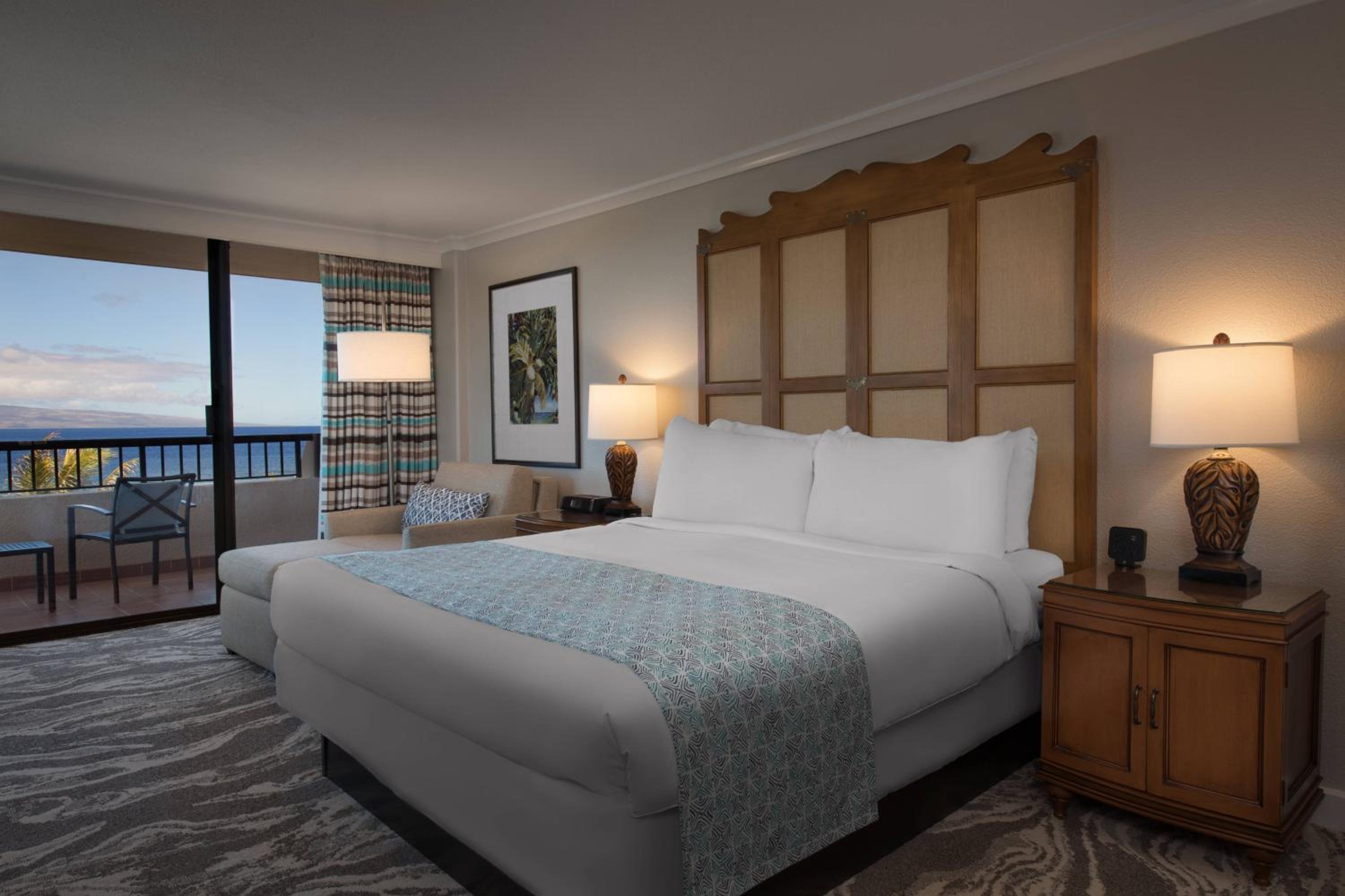 One-Bedroom King Suite with Oceanfront View - Photo 2