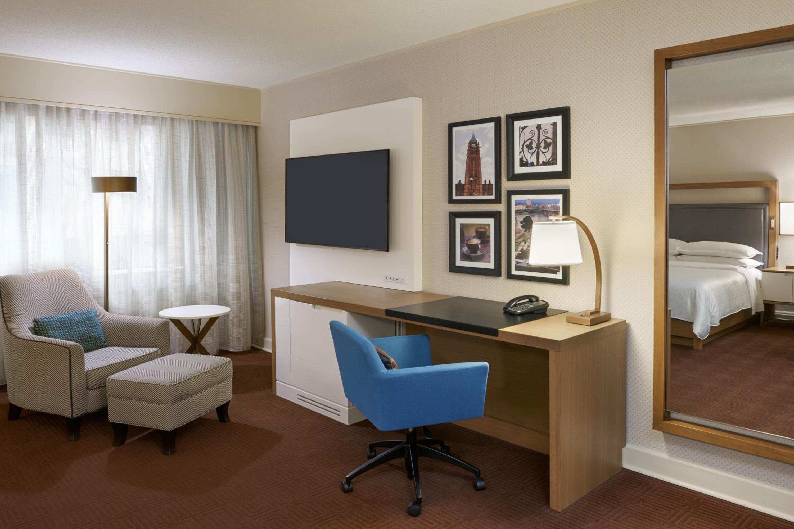 Club level, Guest room, 1 King, High floor