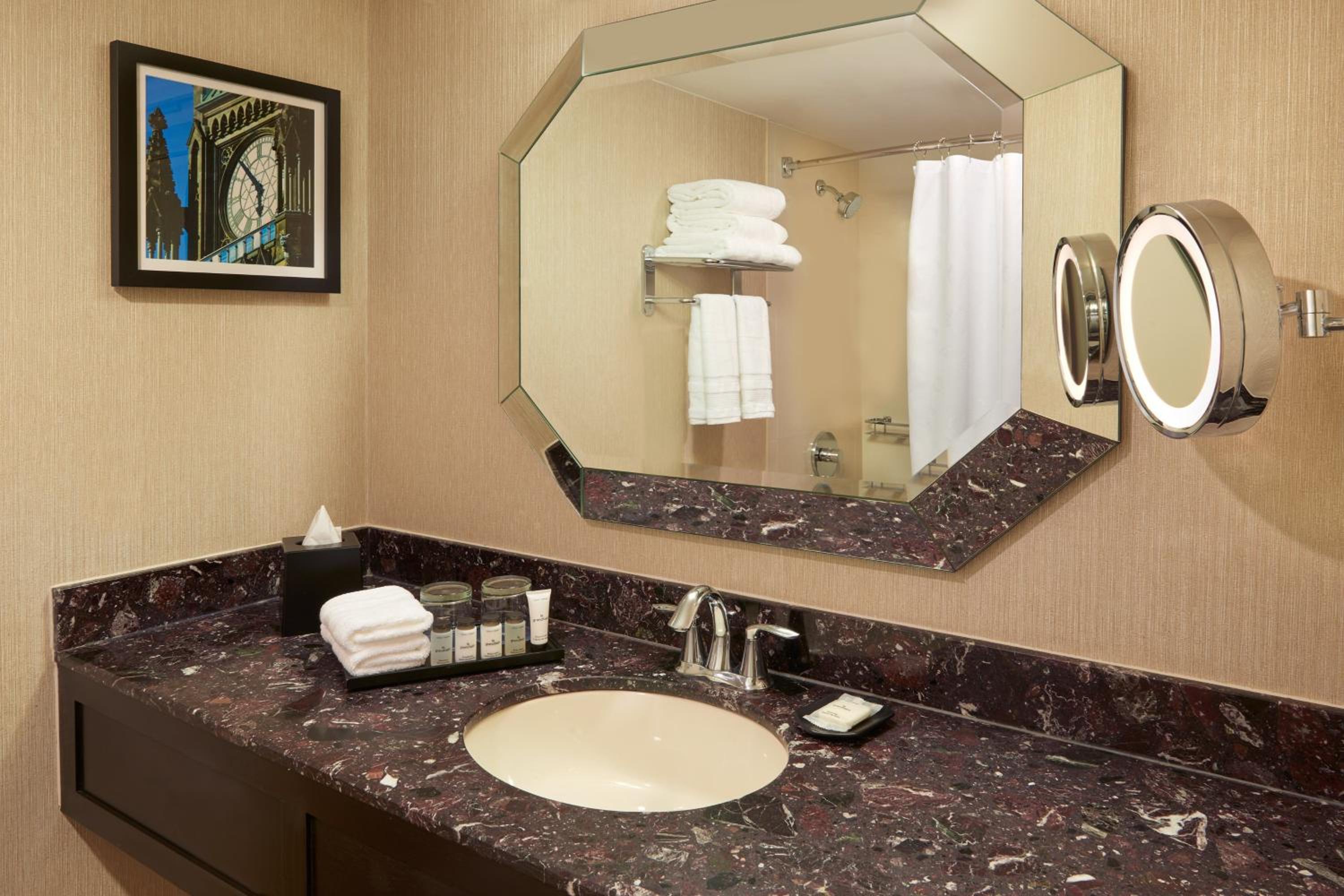 Club level, Guest room, 2 Double, High floor thumbnail 6