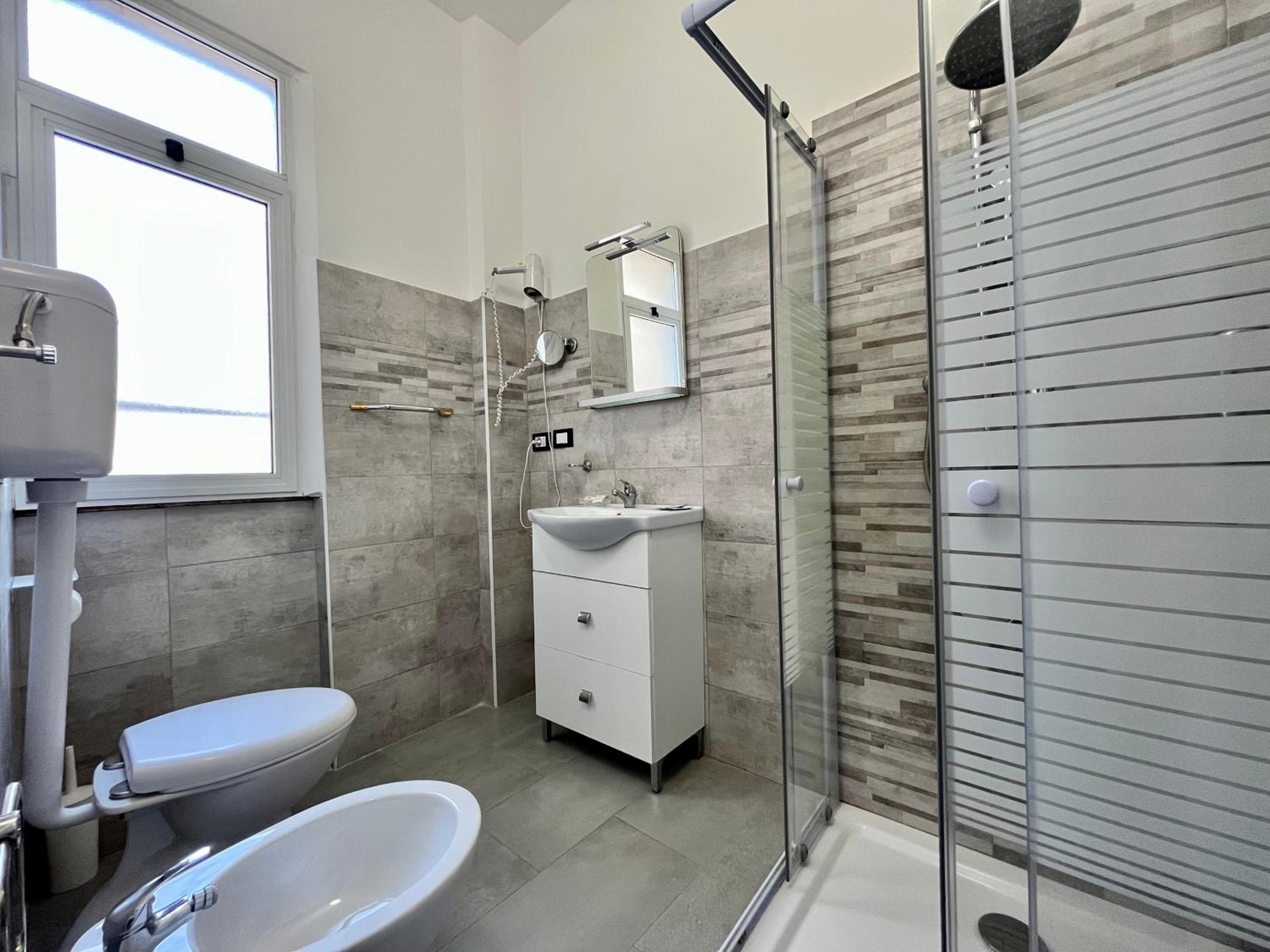 Standard Double Room - Photo 3