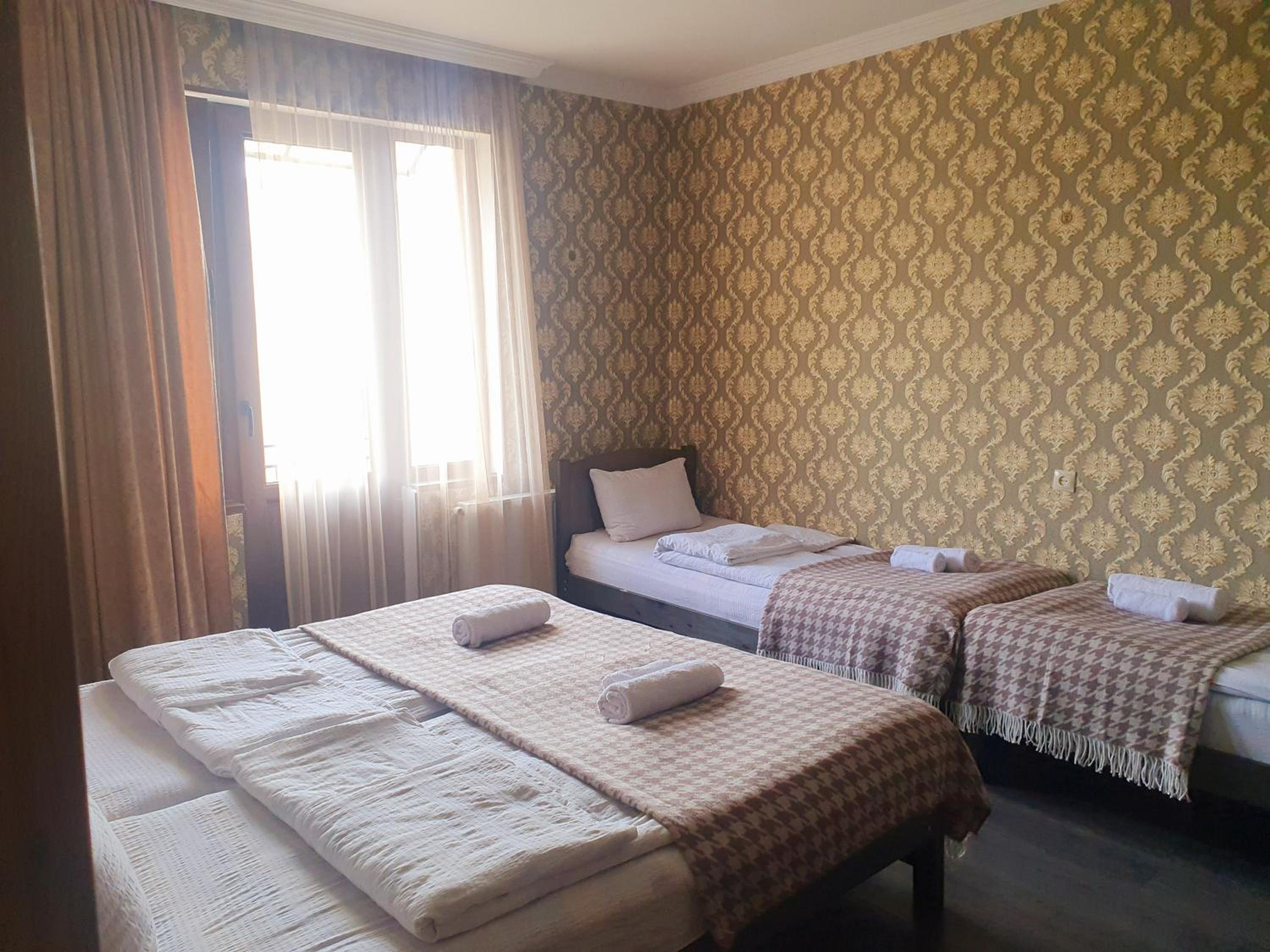 Quadruple Room with Mountain View