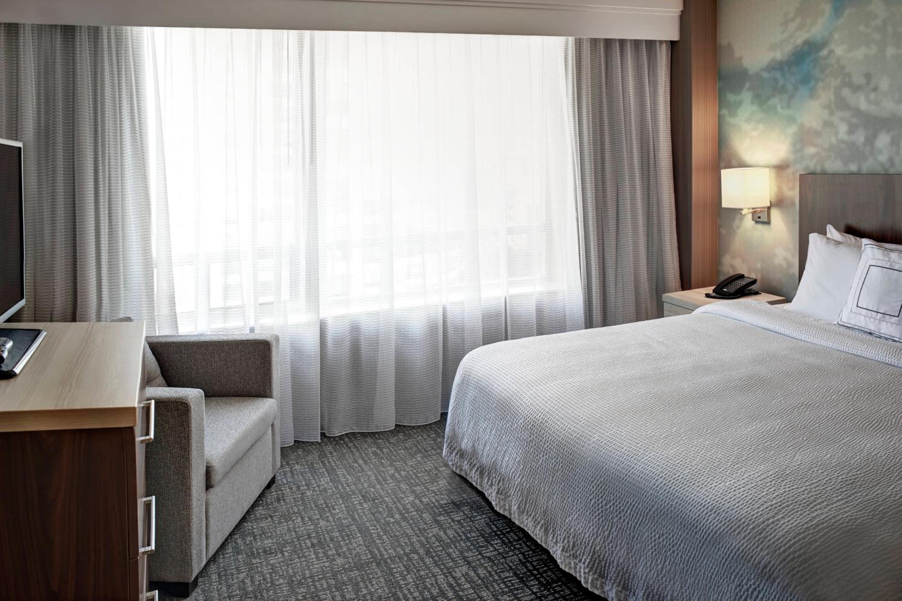 One-Bedroom King Suite