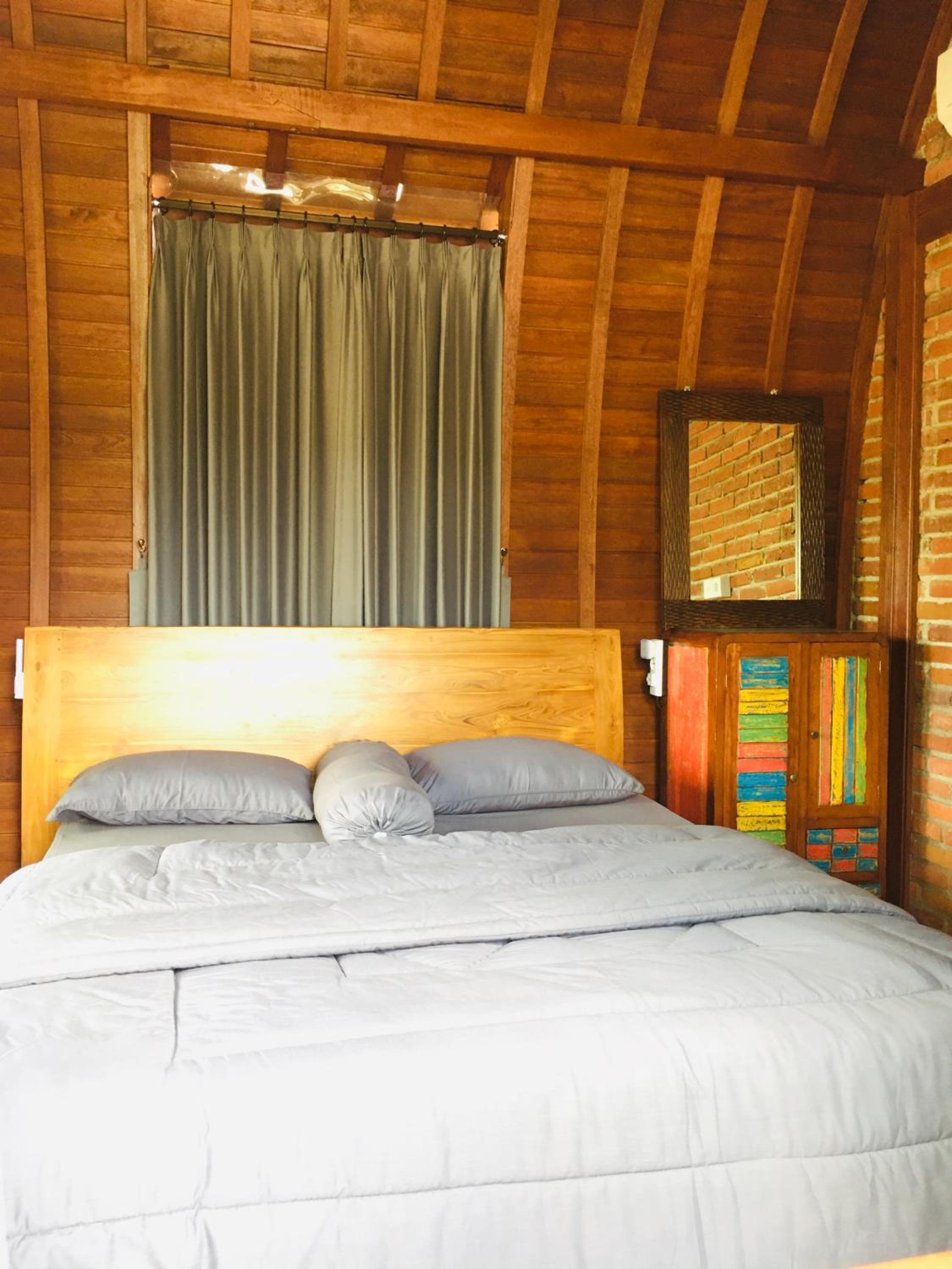 Deluxe Double Room (2 Adults + 1 Child) photo 2