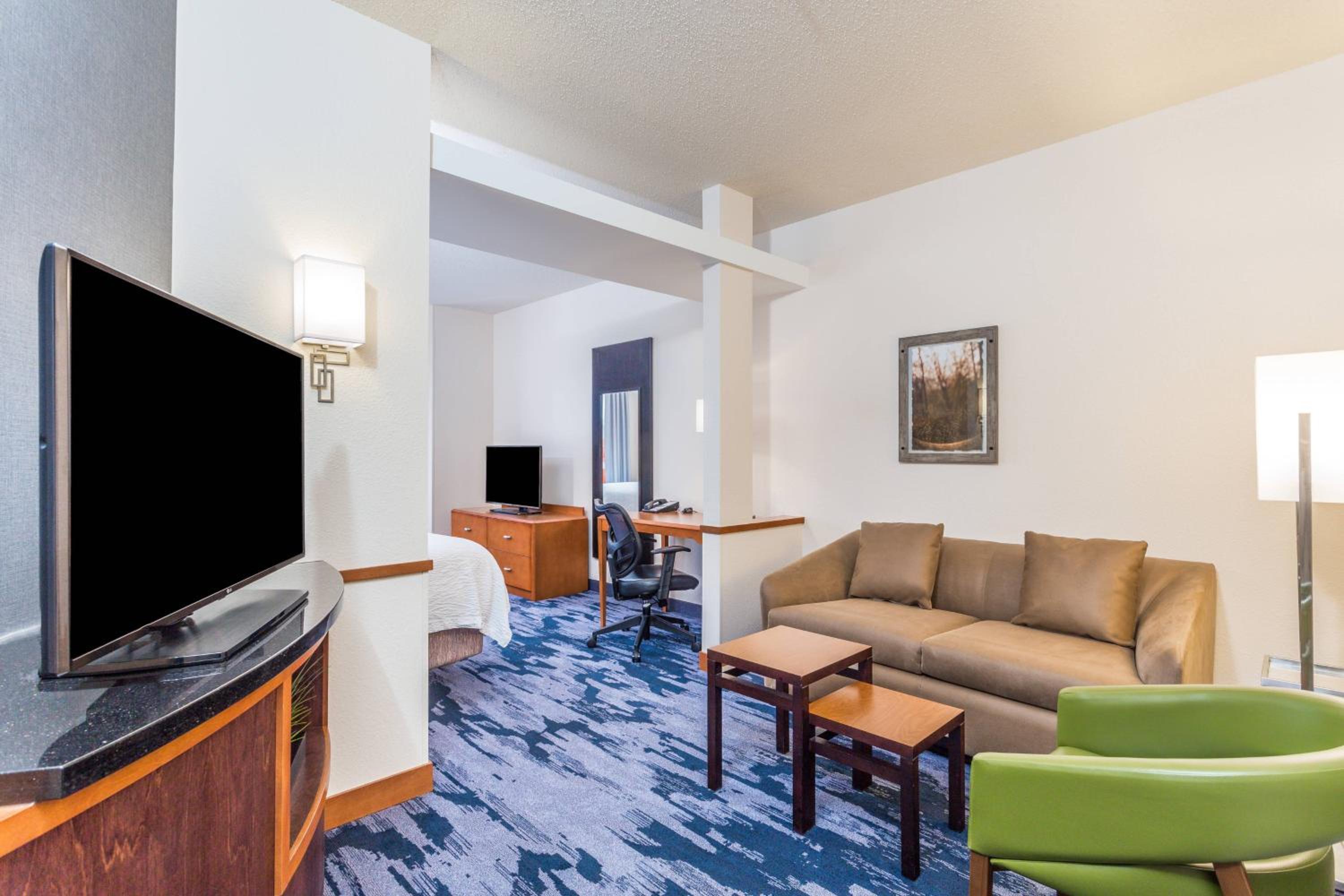 Junior King Suite - Photo 2