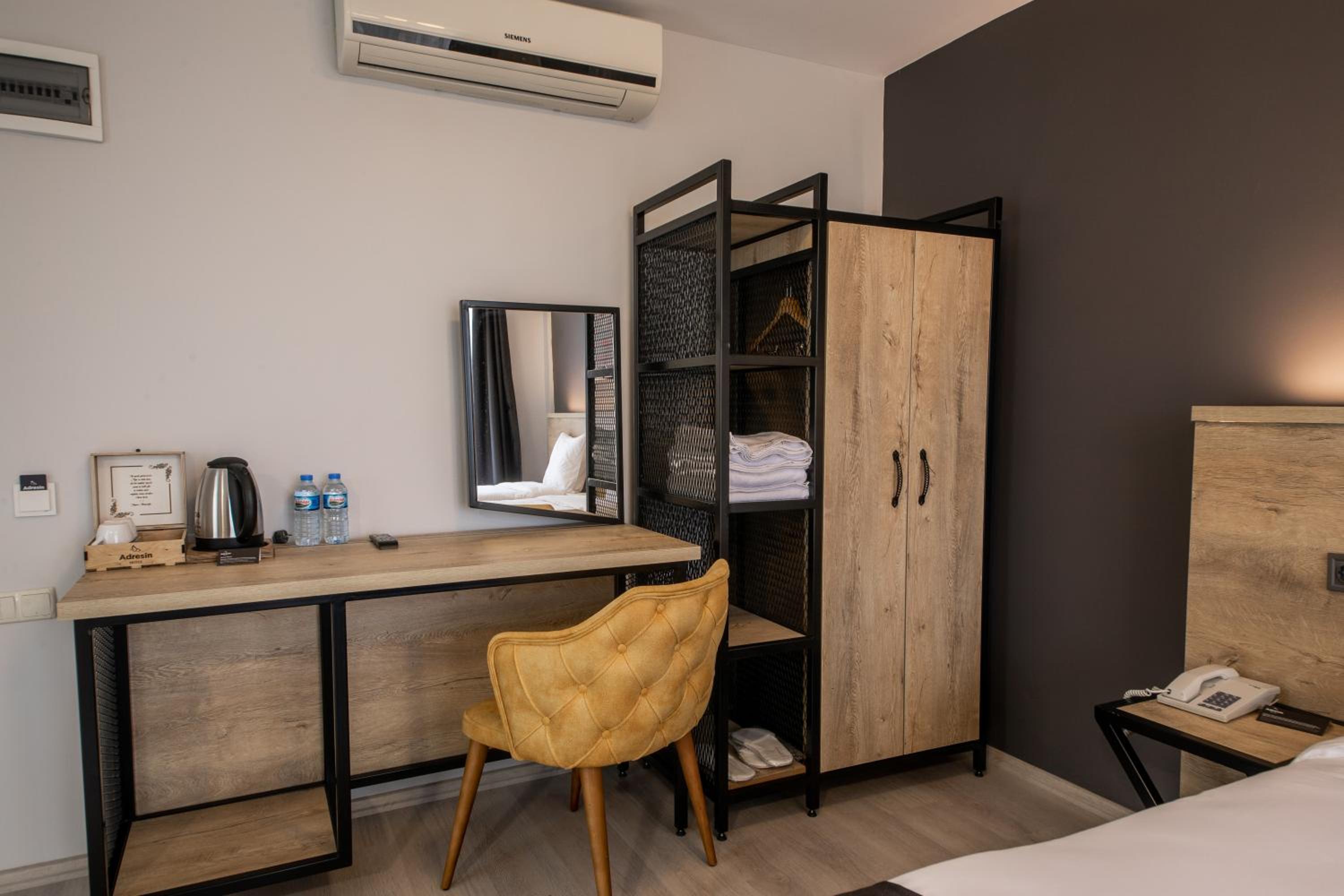 Superior Twin Room - Photo 9