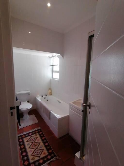 Four-Bedroom House photo 2