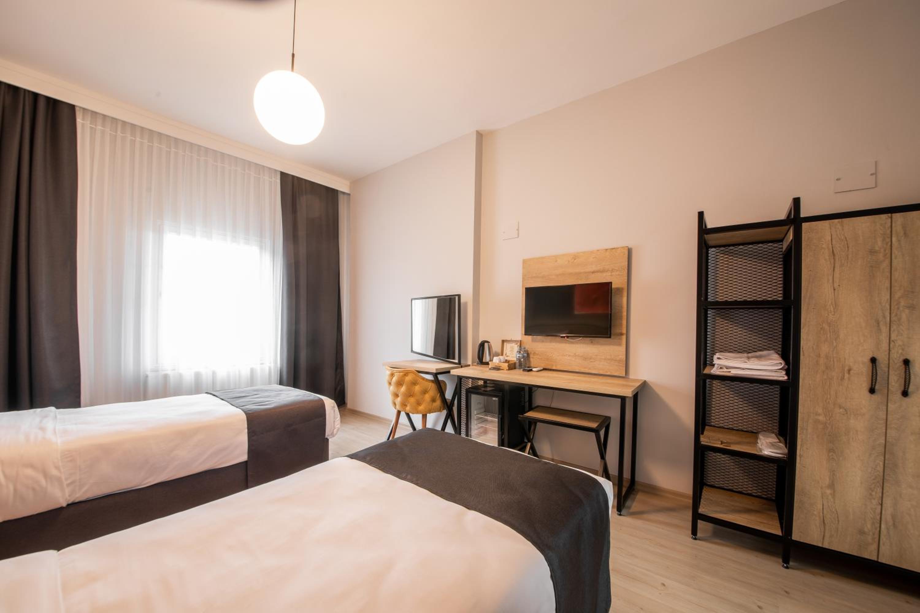 Double Room - Photo 2