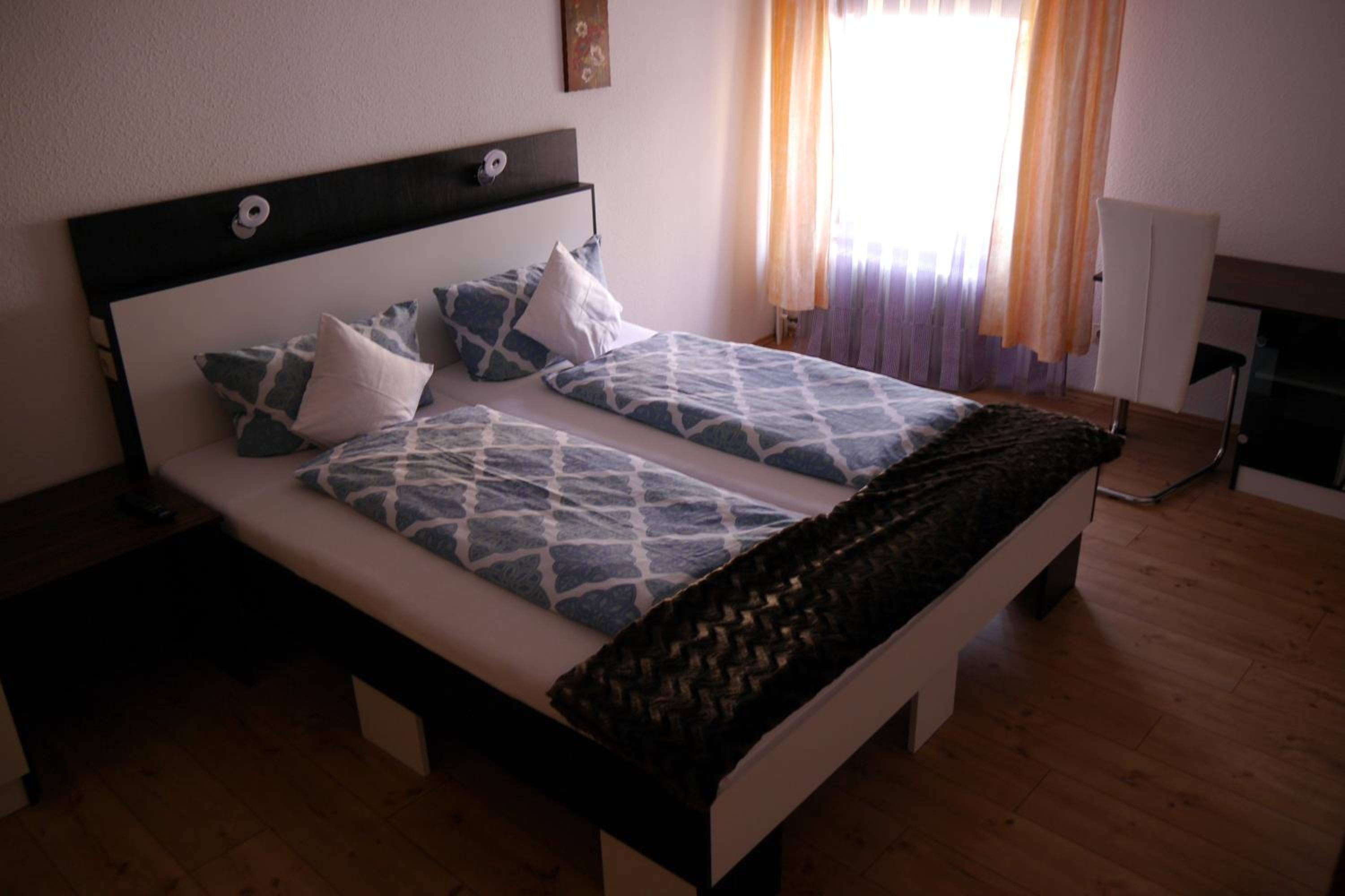 Double Room with Private Bathroom photo 2