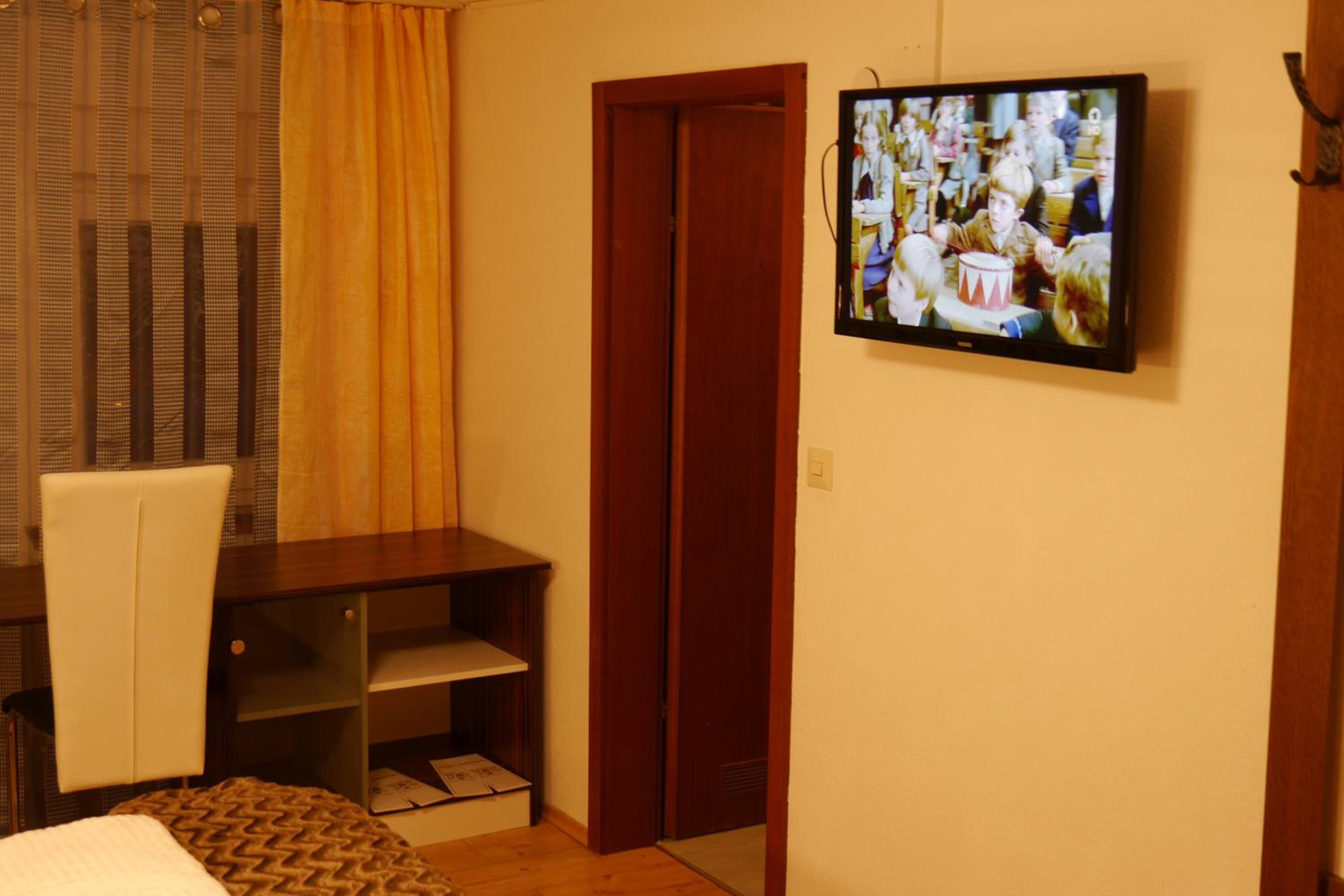 Double Room with Private Bathroom photo 3