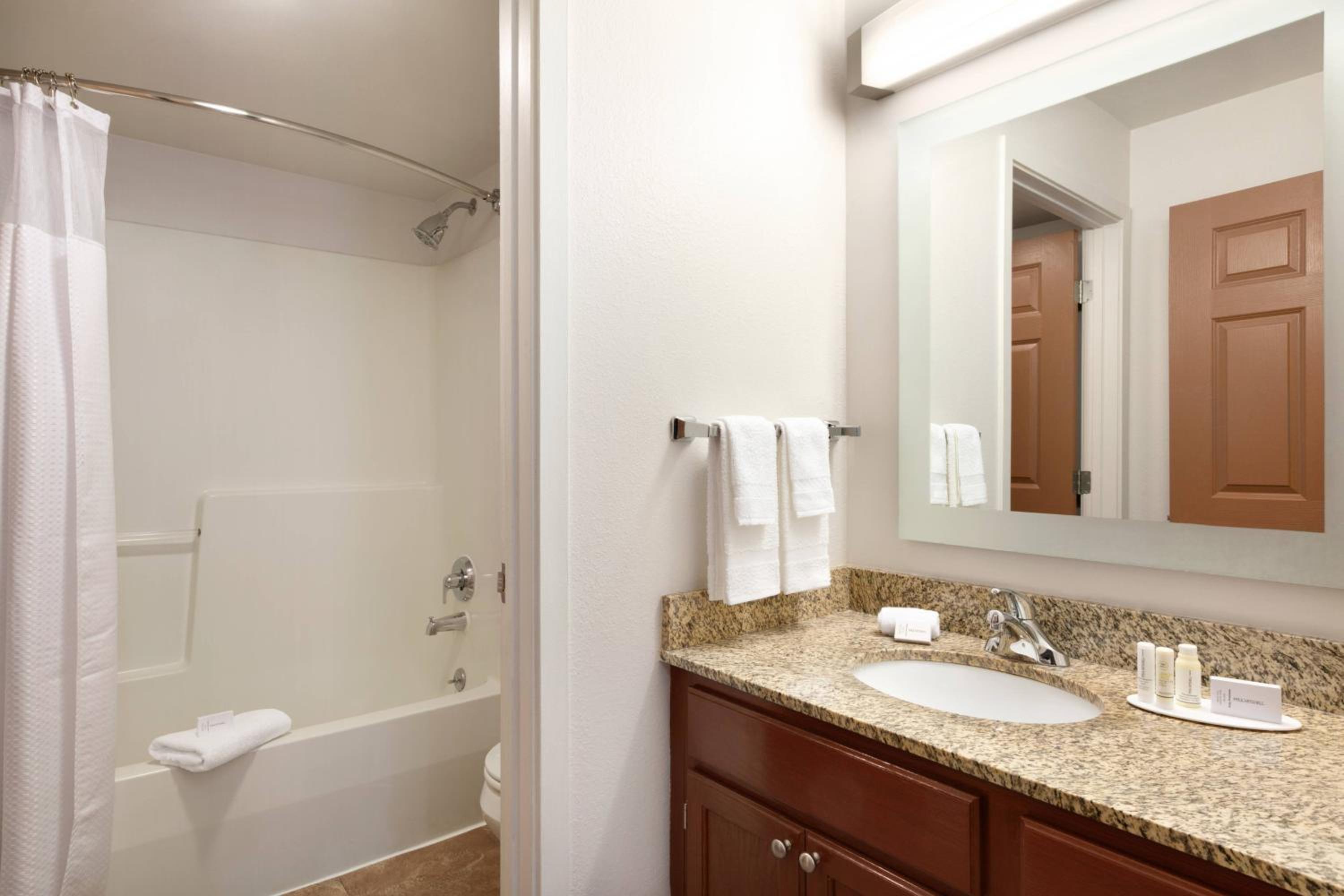 Two-Bedroom Suite - Photo 5