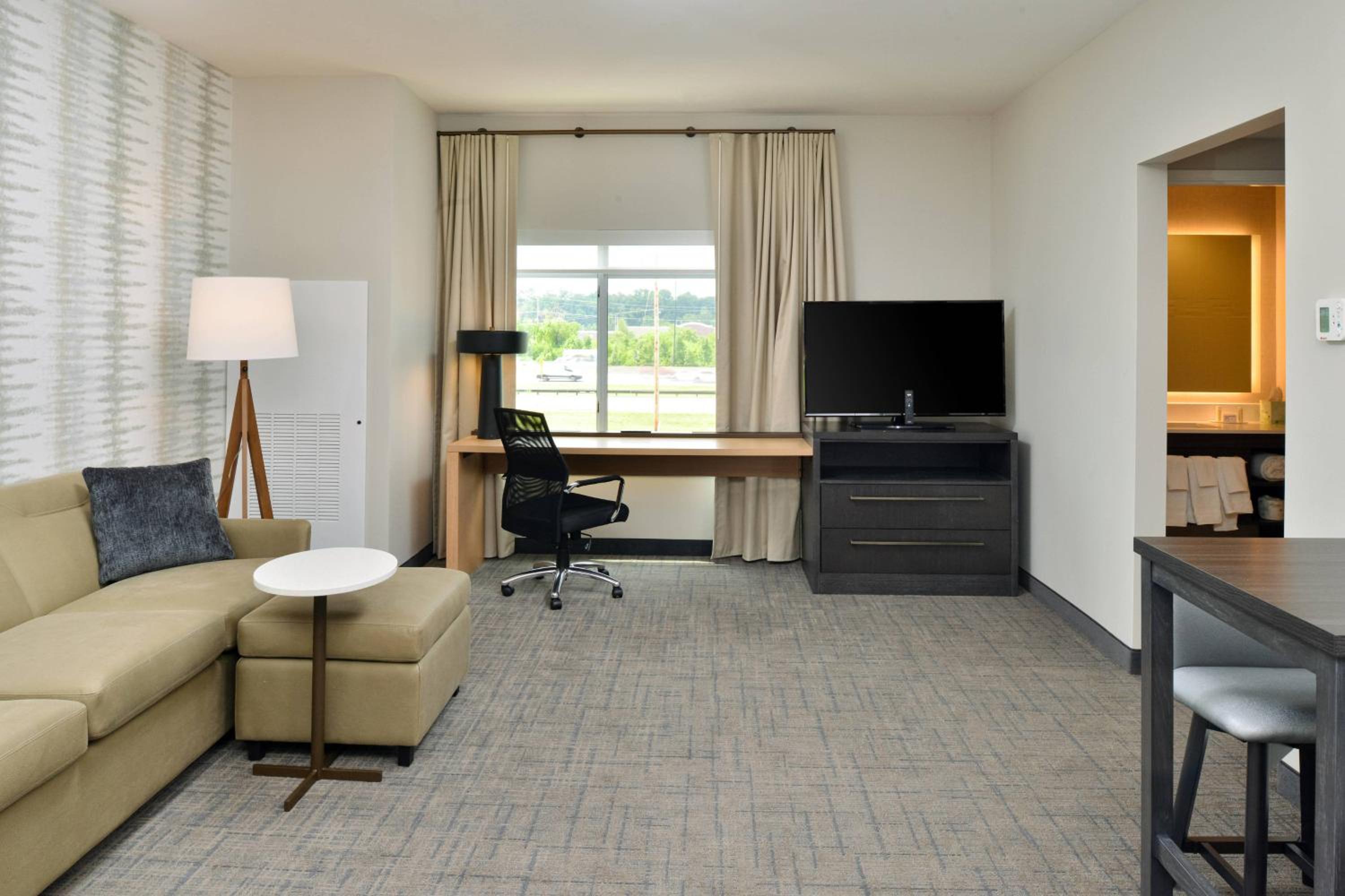 One-Bedroom King Suite with Sofa Bed - Photo 4