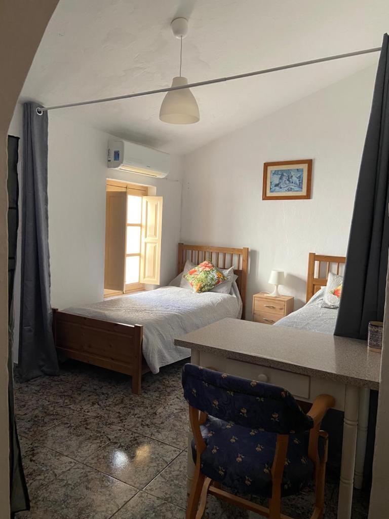 Three-Bedroom House photo 3