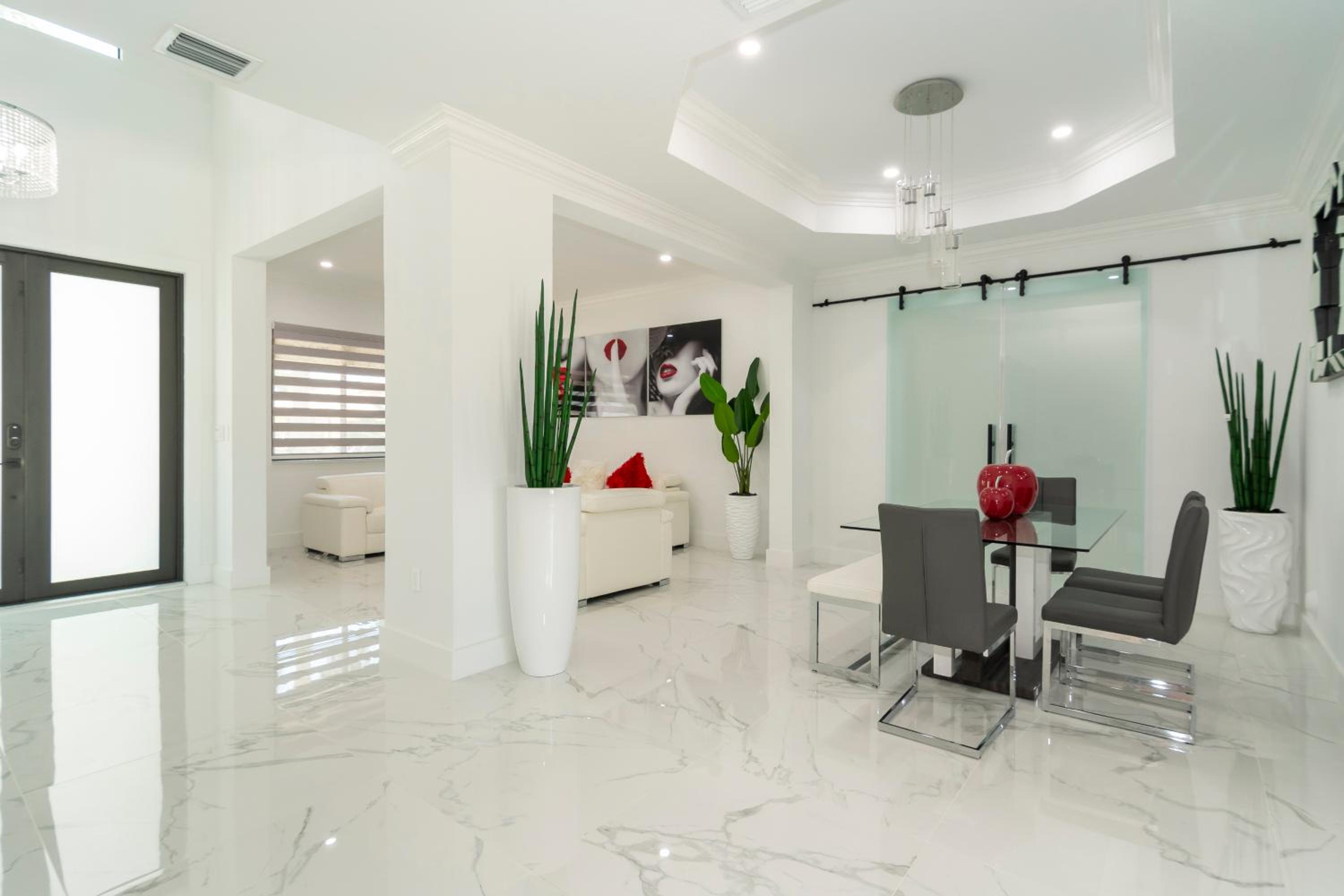 Villa photo 2