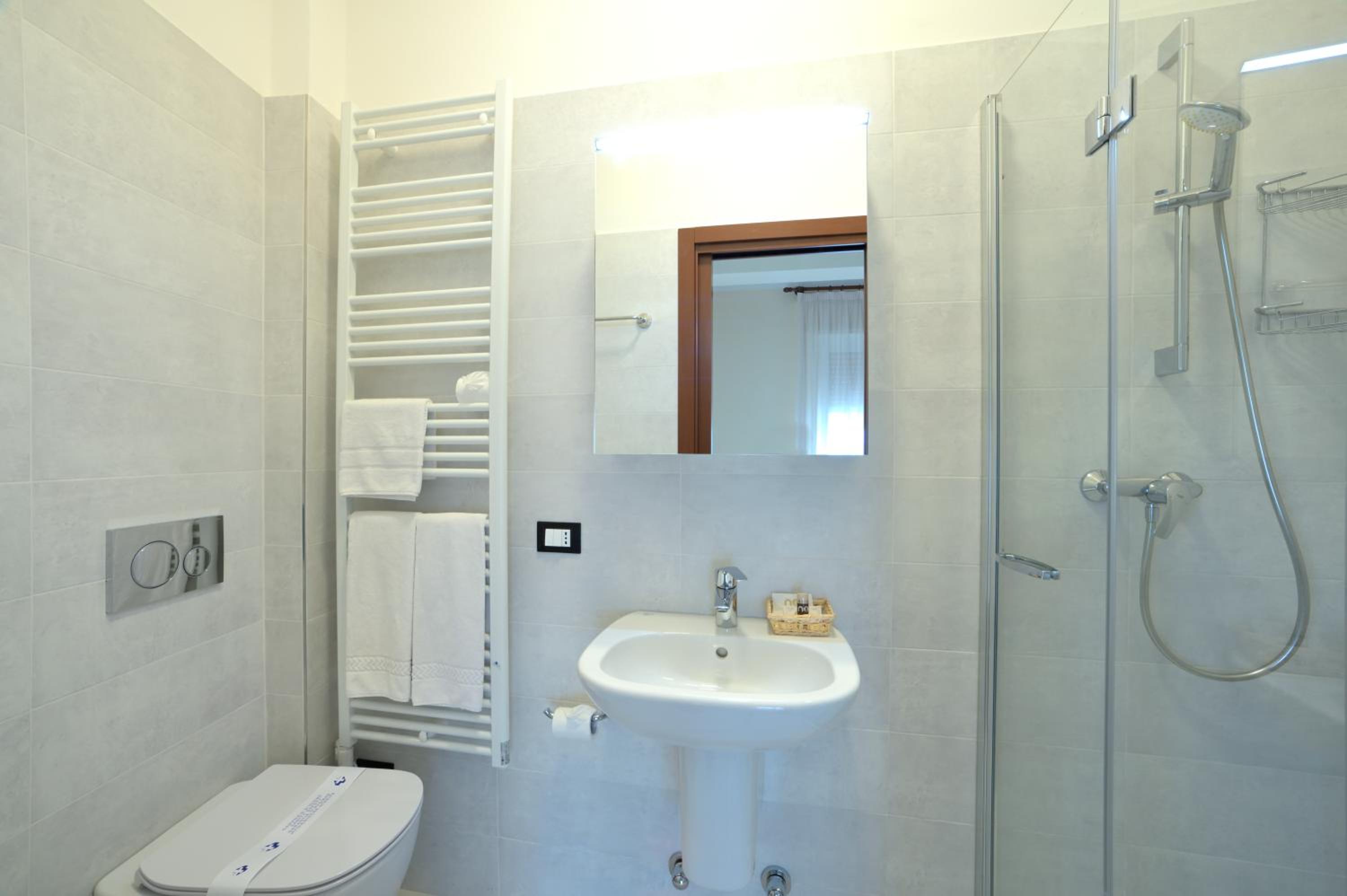 Double or Twin Room photo 3