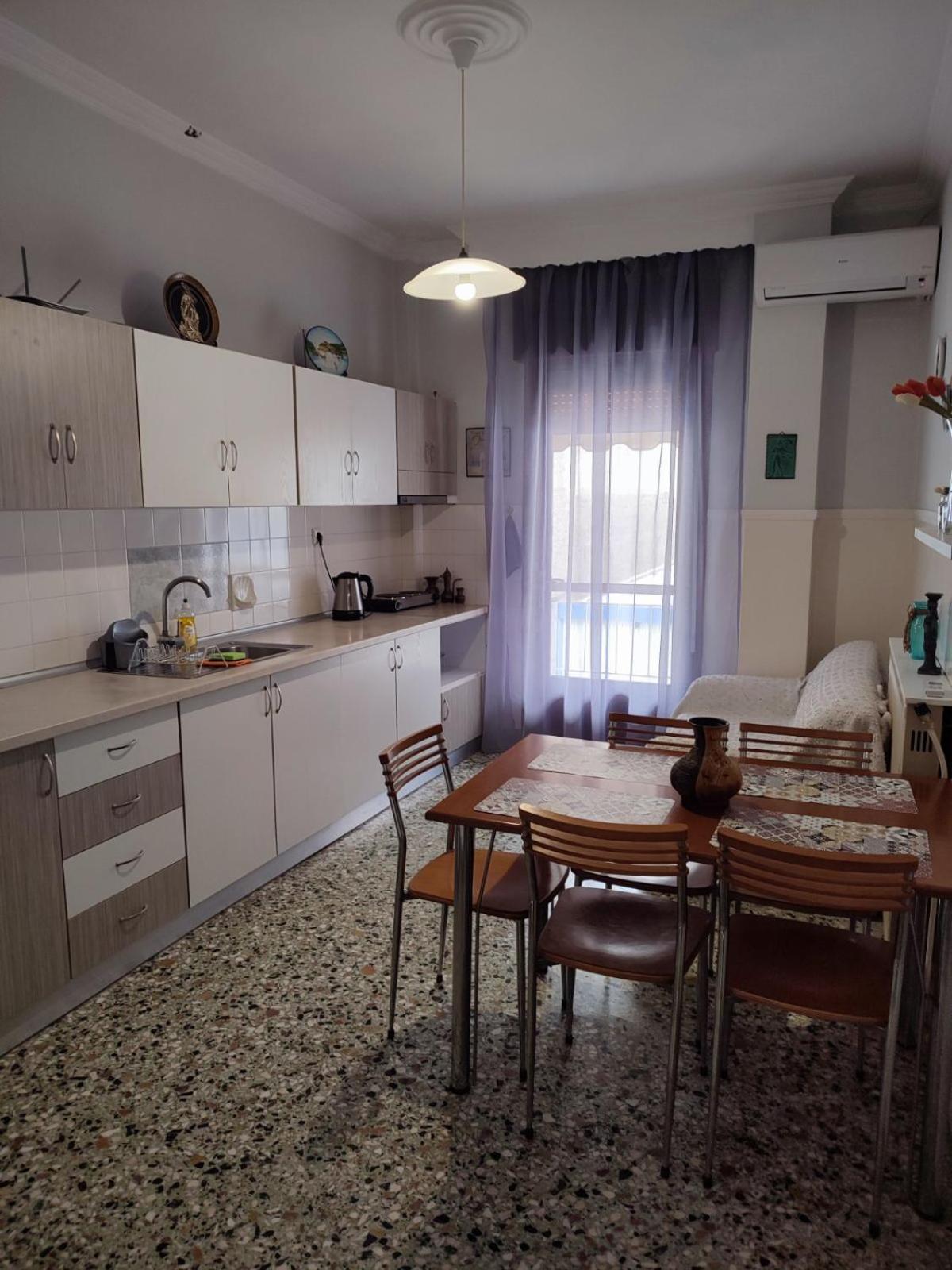 Apartment - Photo 2