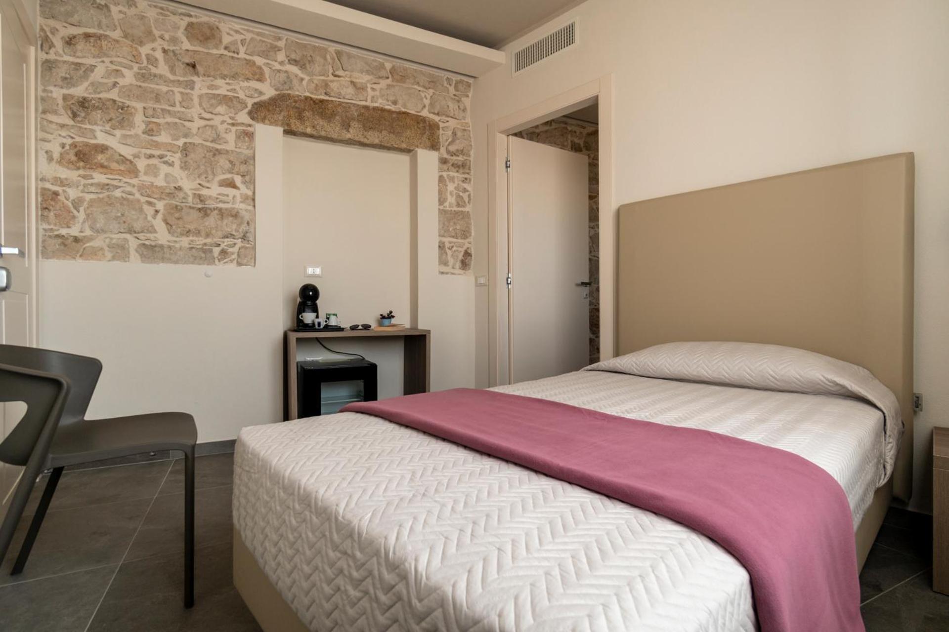 Economy Double Room photo 1