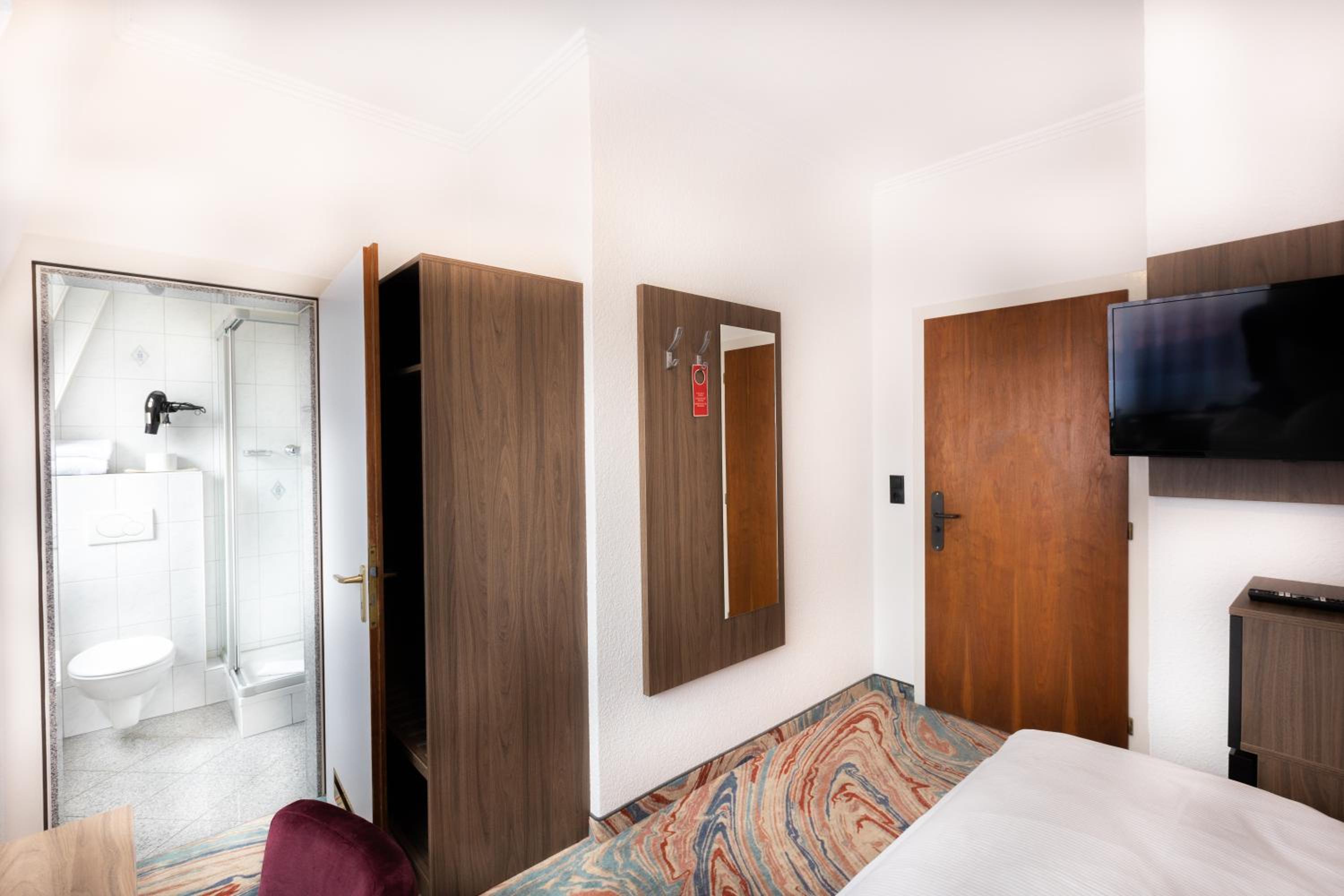 Single Room photo 2