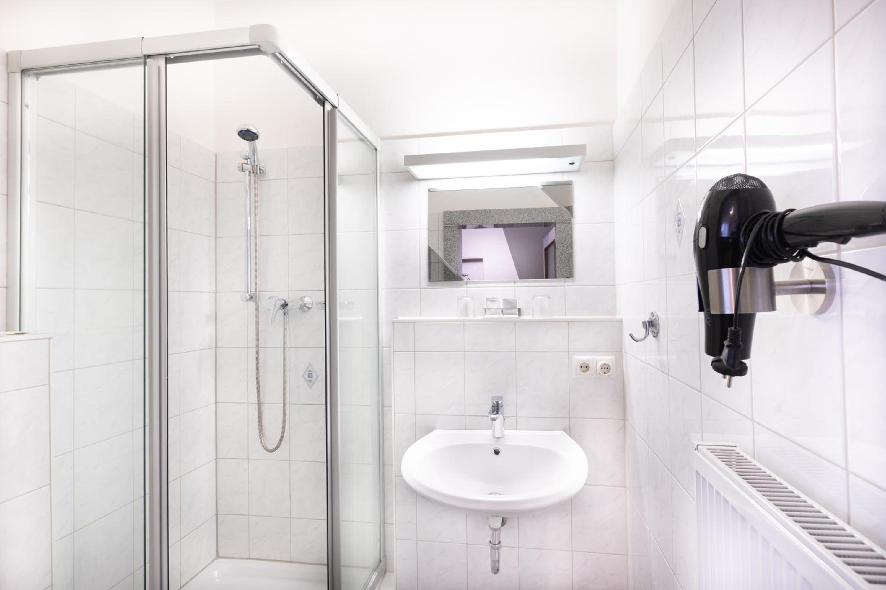 Single Room with Private External Bathroom photo 3