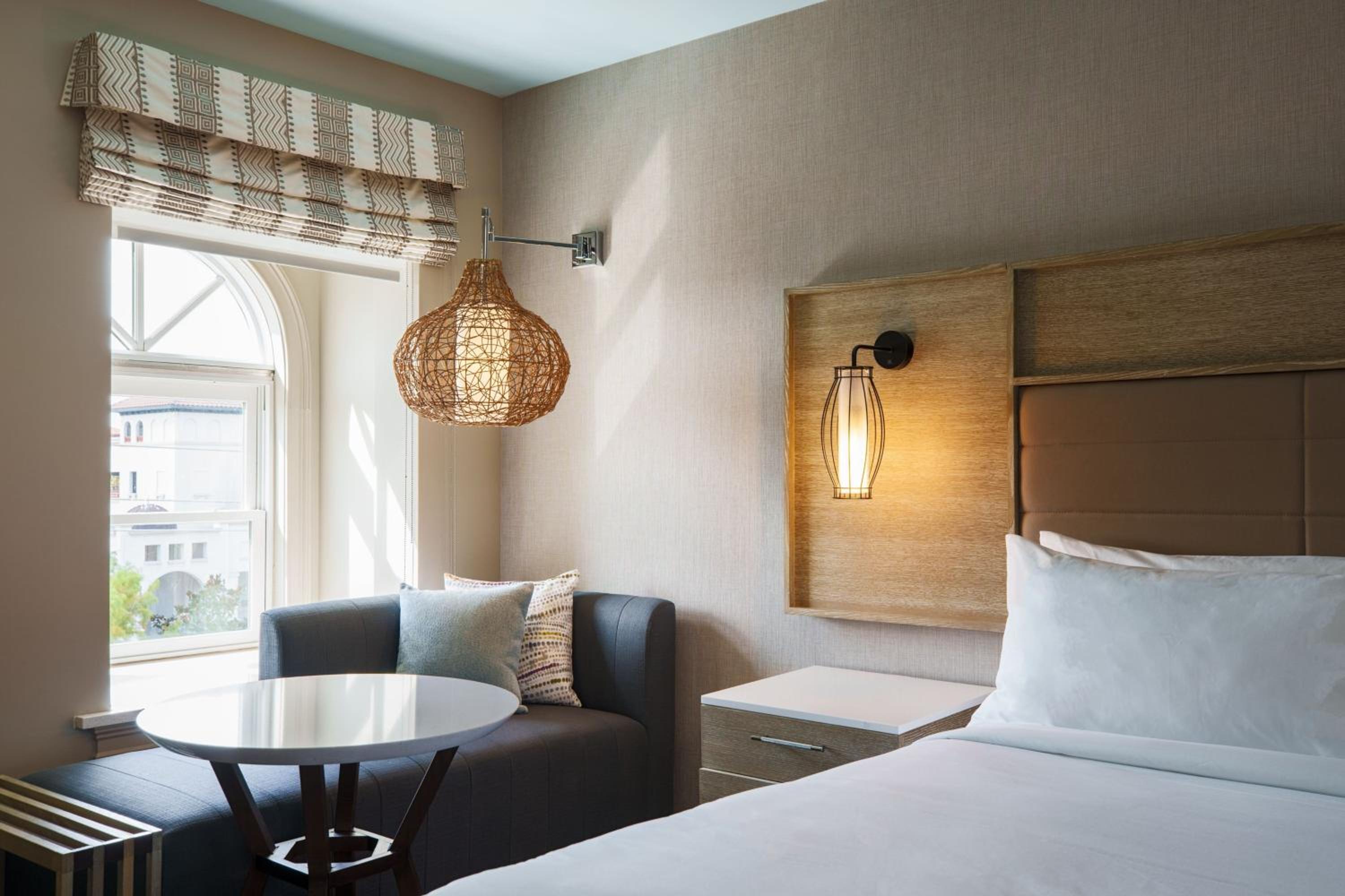 King Guest Room - Photo 3