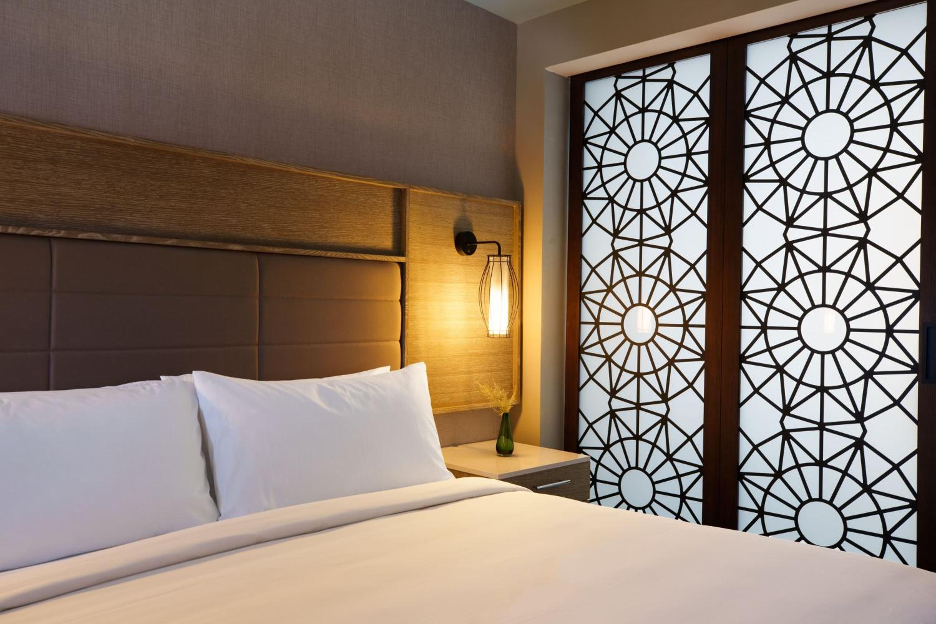 King Guest Room - Photo 4