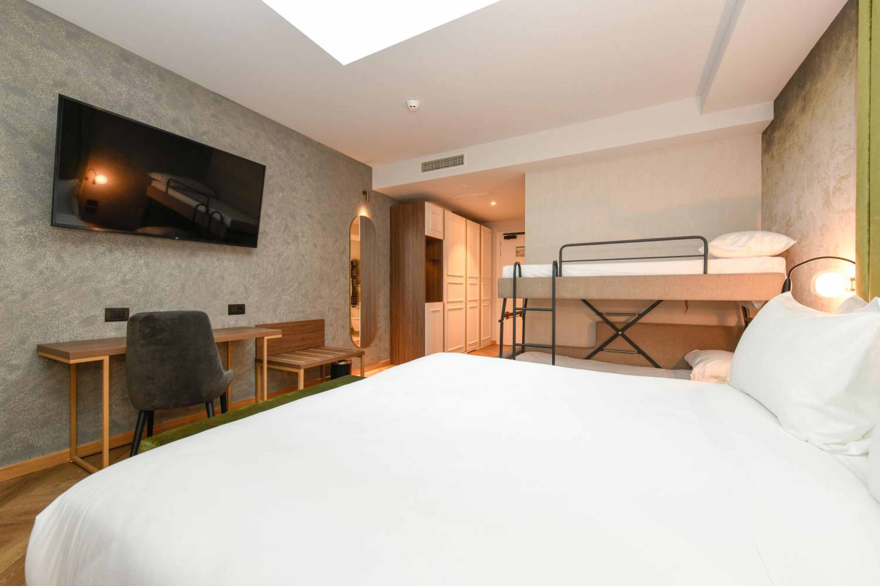 Comfort Quadruple Room - Photo 2