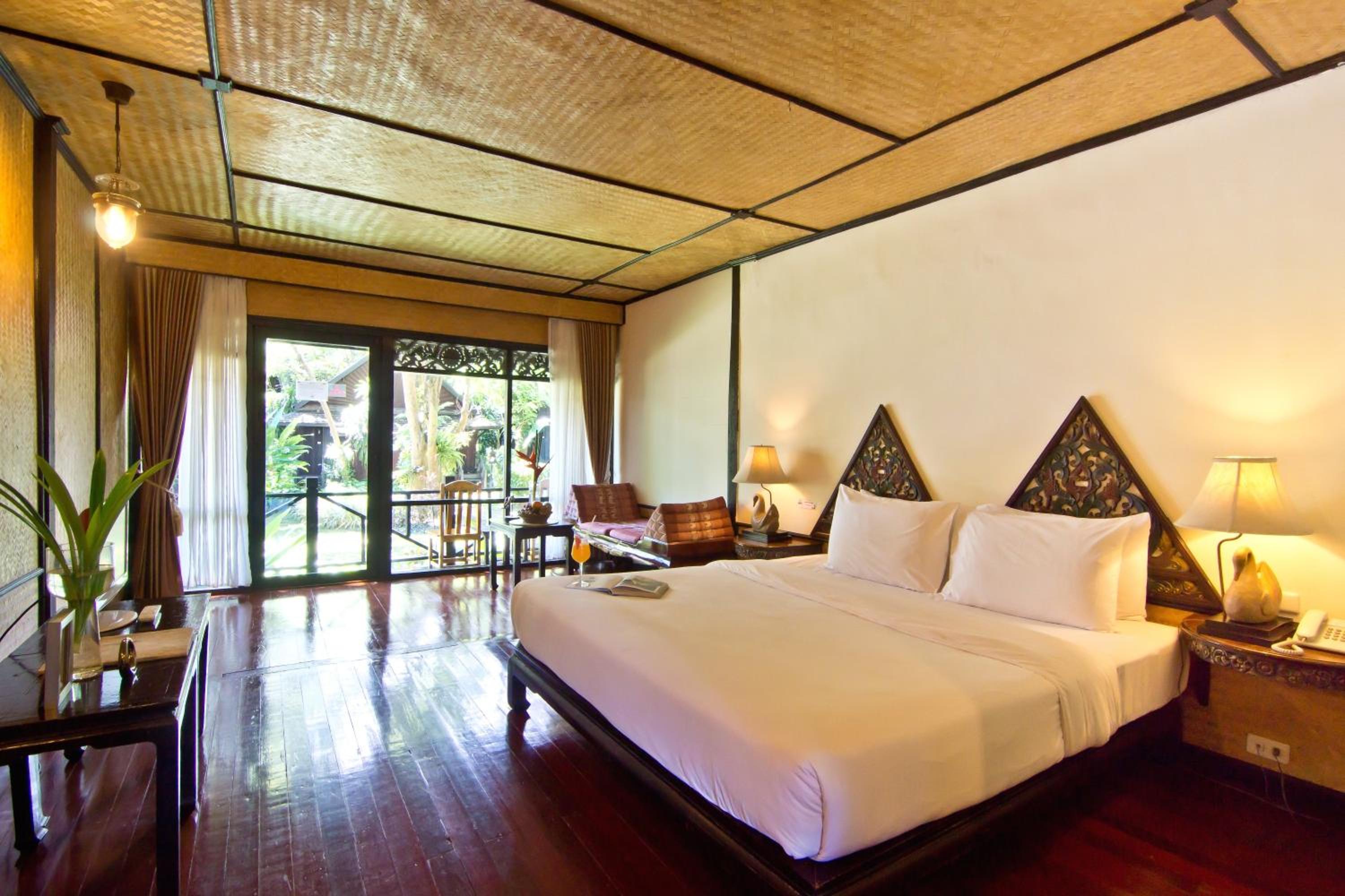 Lanna Superior with Balcony - Photo 4
