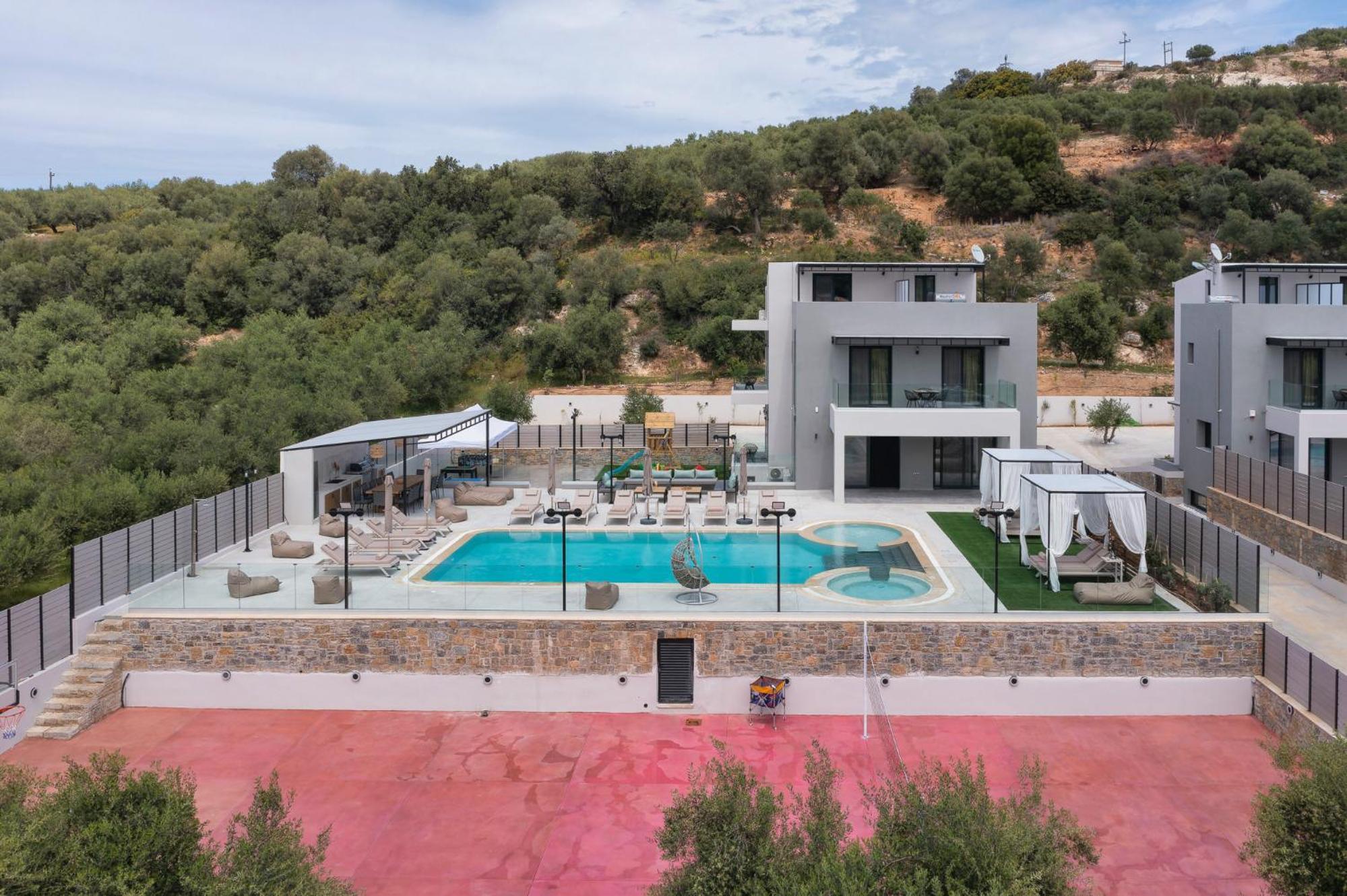 Superior Villa photo 2