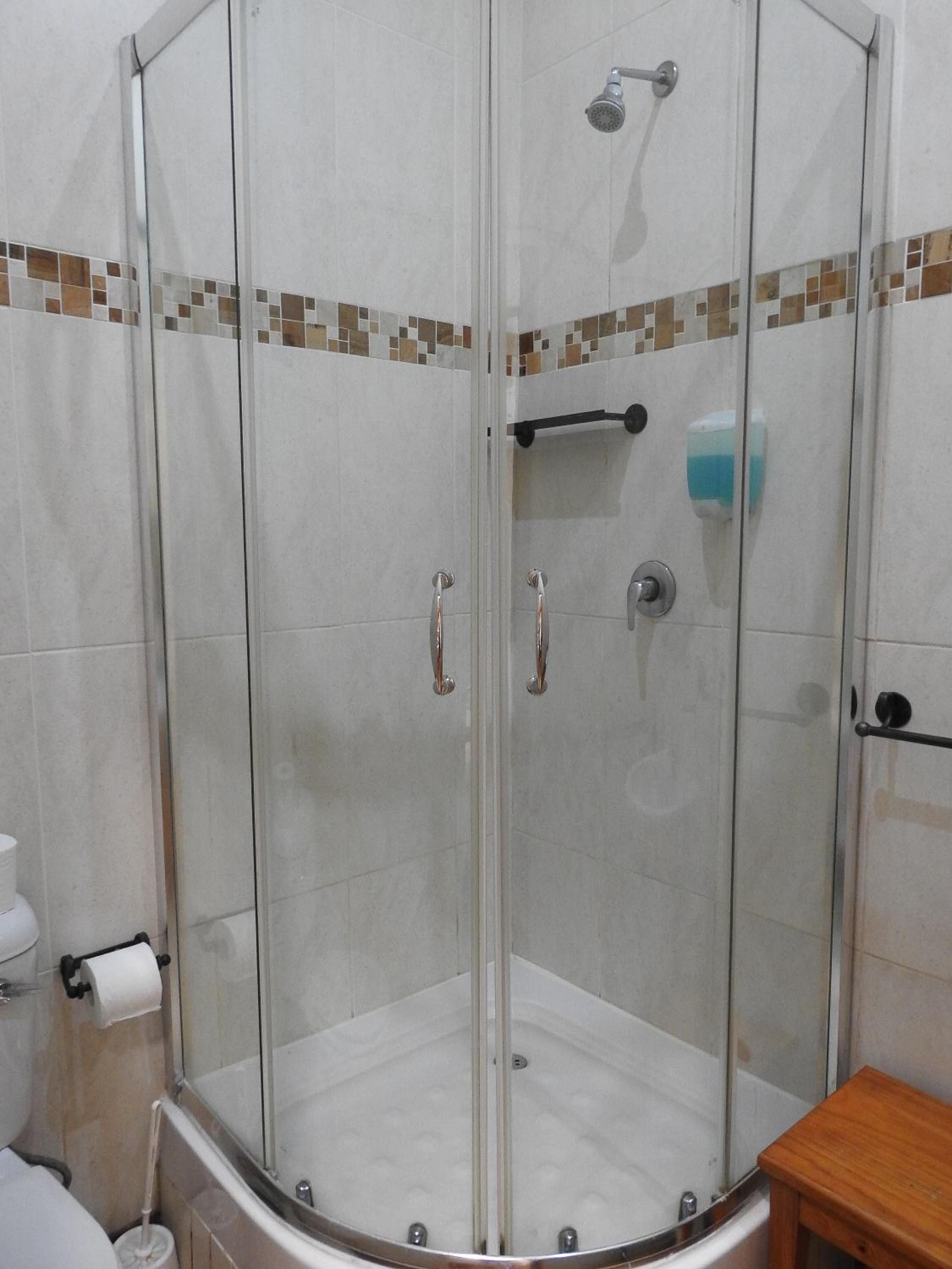 Single Room with Private Bathroom photo 3