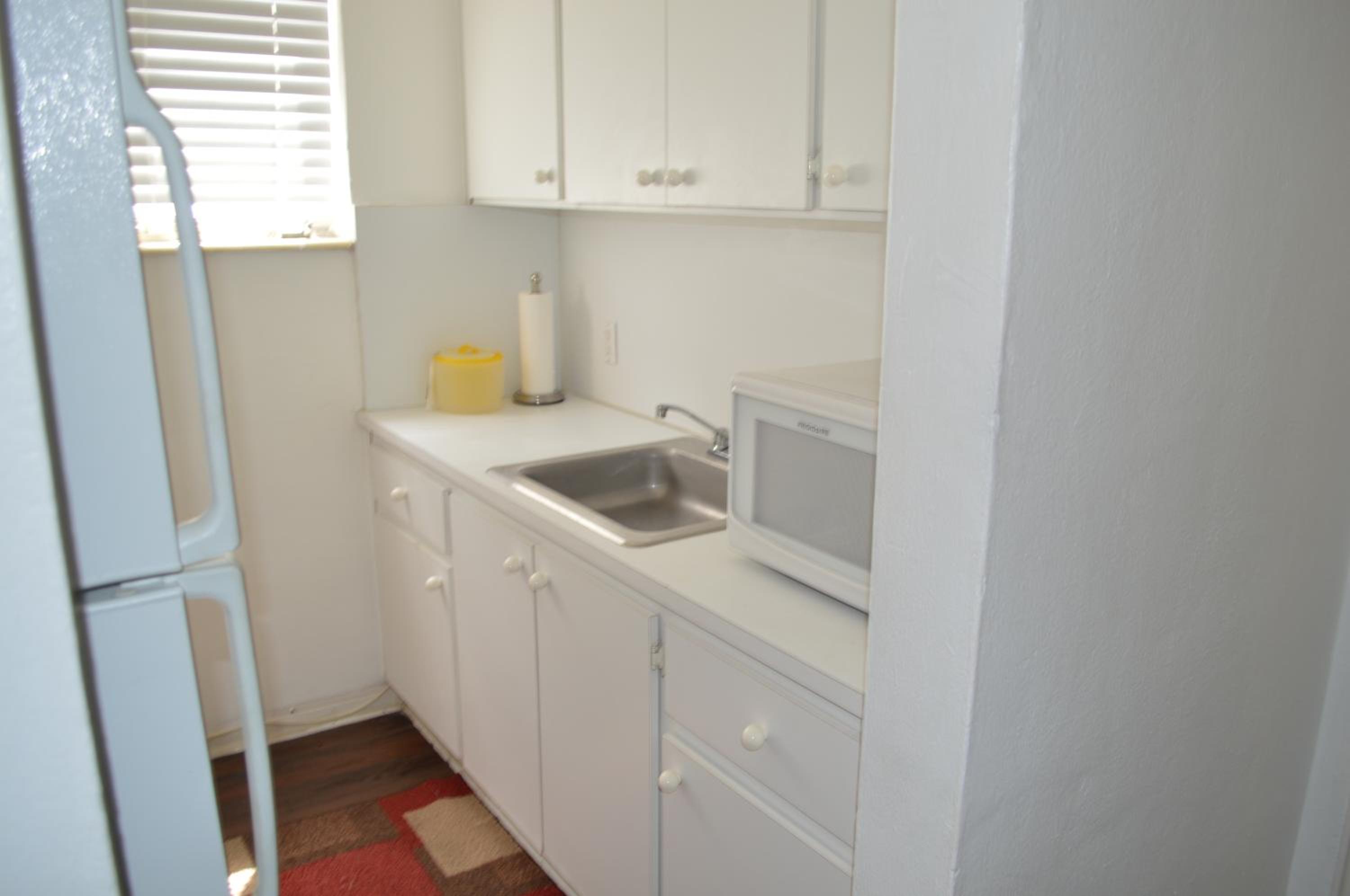 One-Bedroom Suite - Photo 7