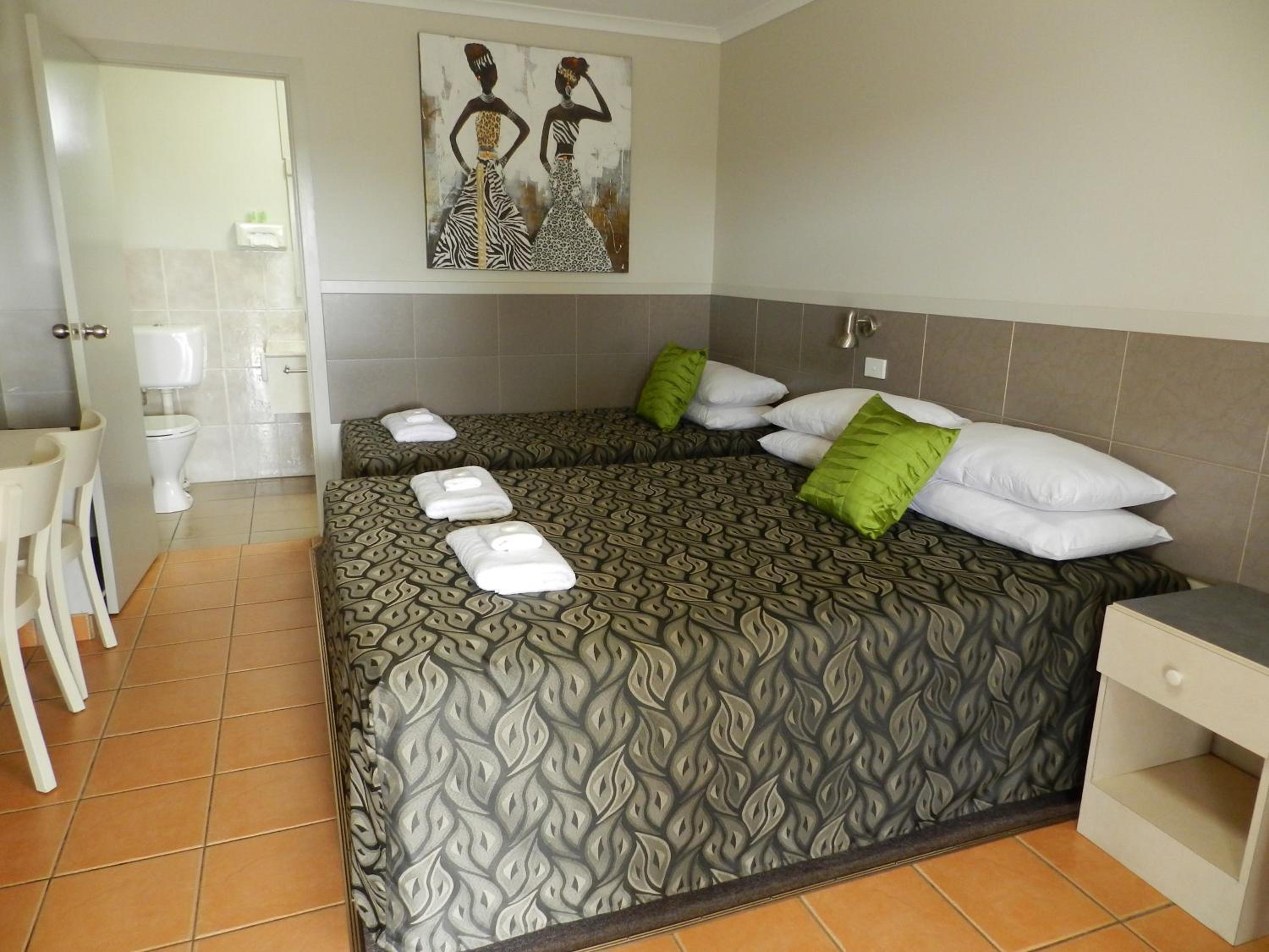 Deluxe Twin or Triple Room photo 2