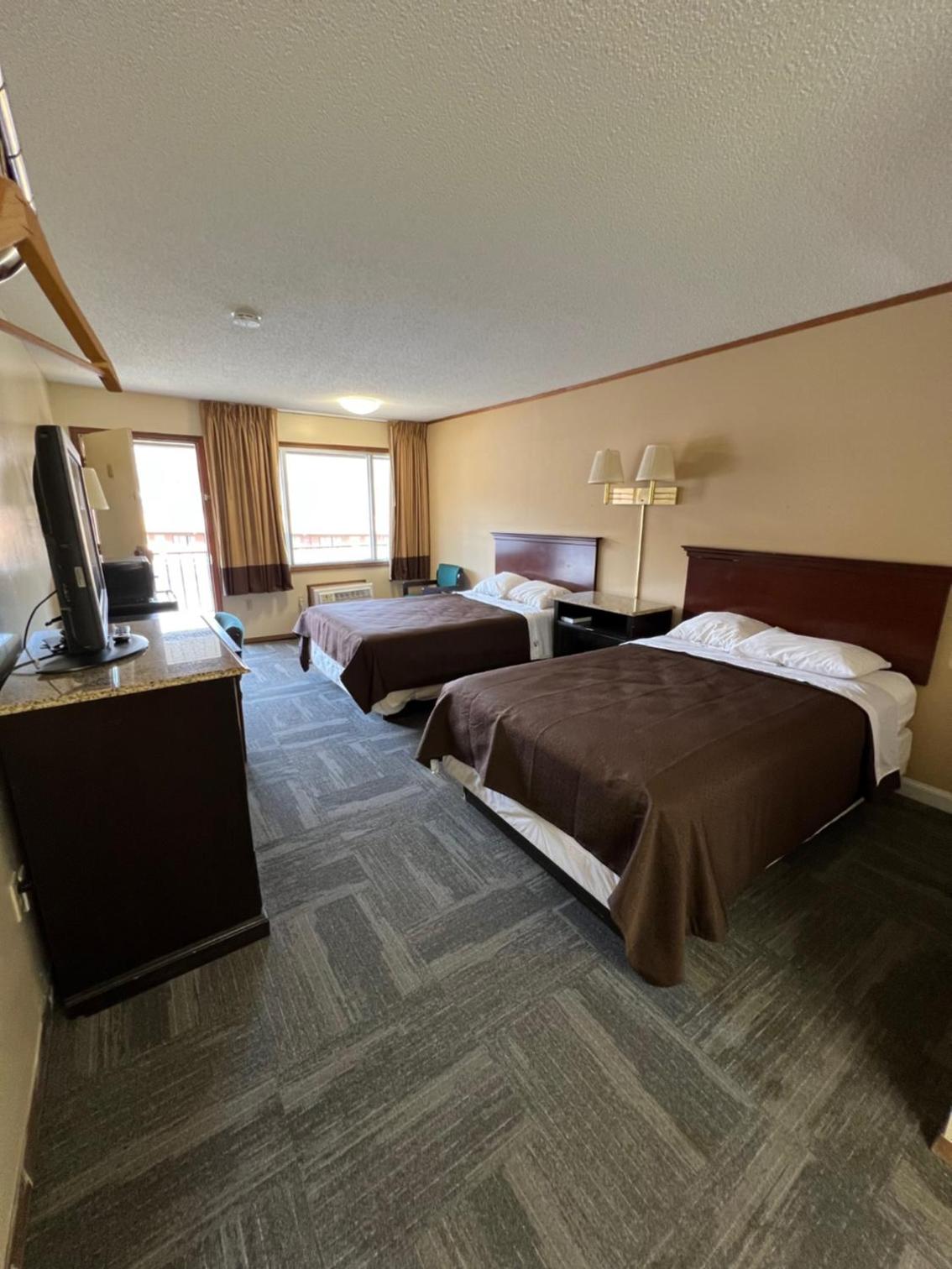 Double Room with Two Double Beds - Non-Smoking photo 2