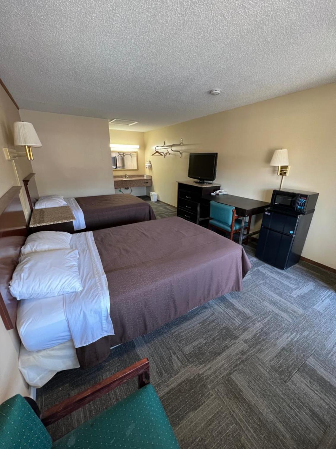 Double Room with Two Double Beds - Non-Smoking photo 3