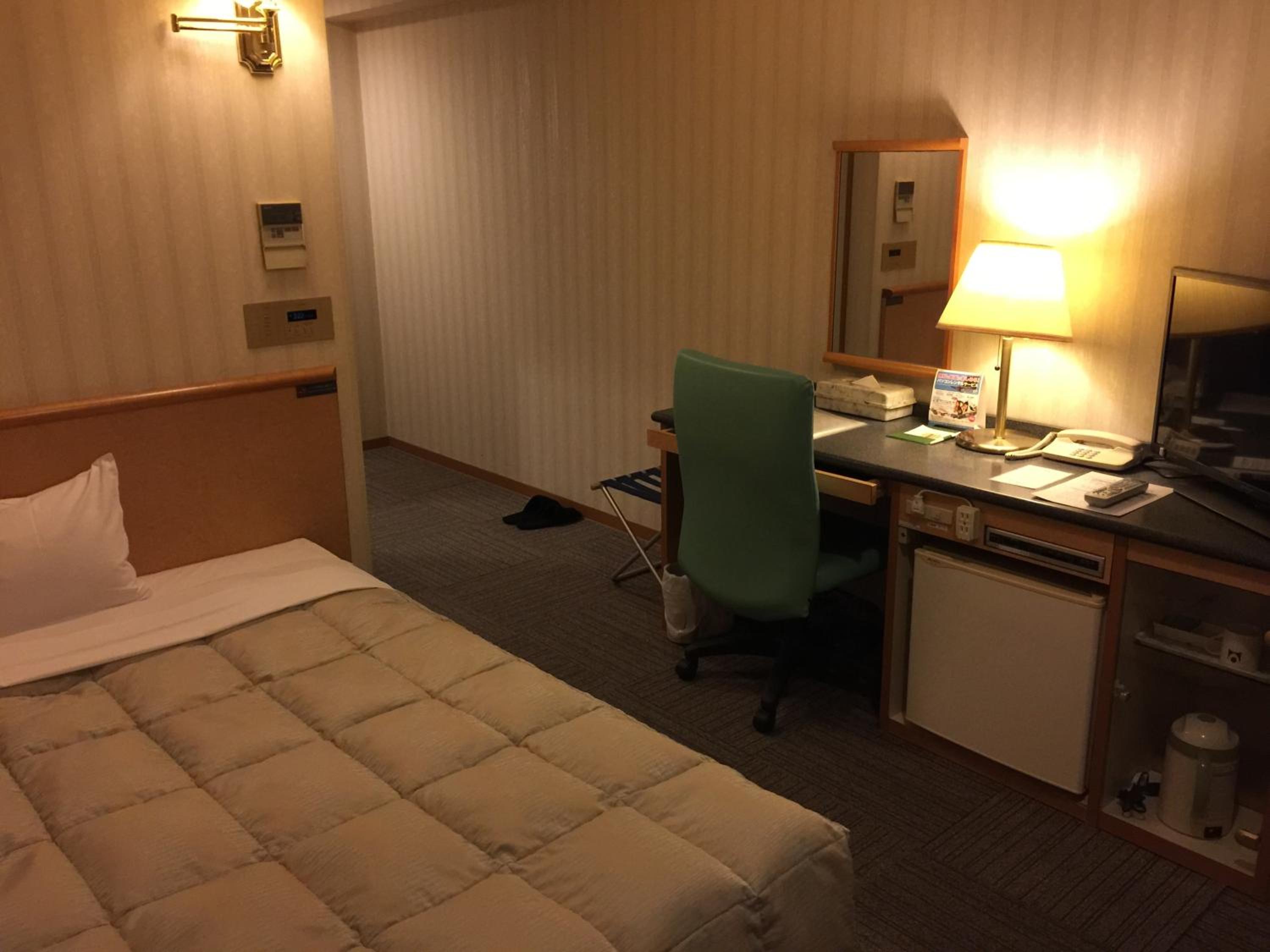 Single Room - Smoking photo 3