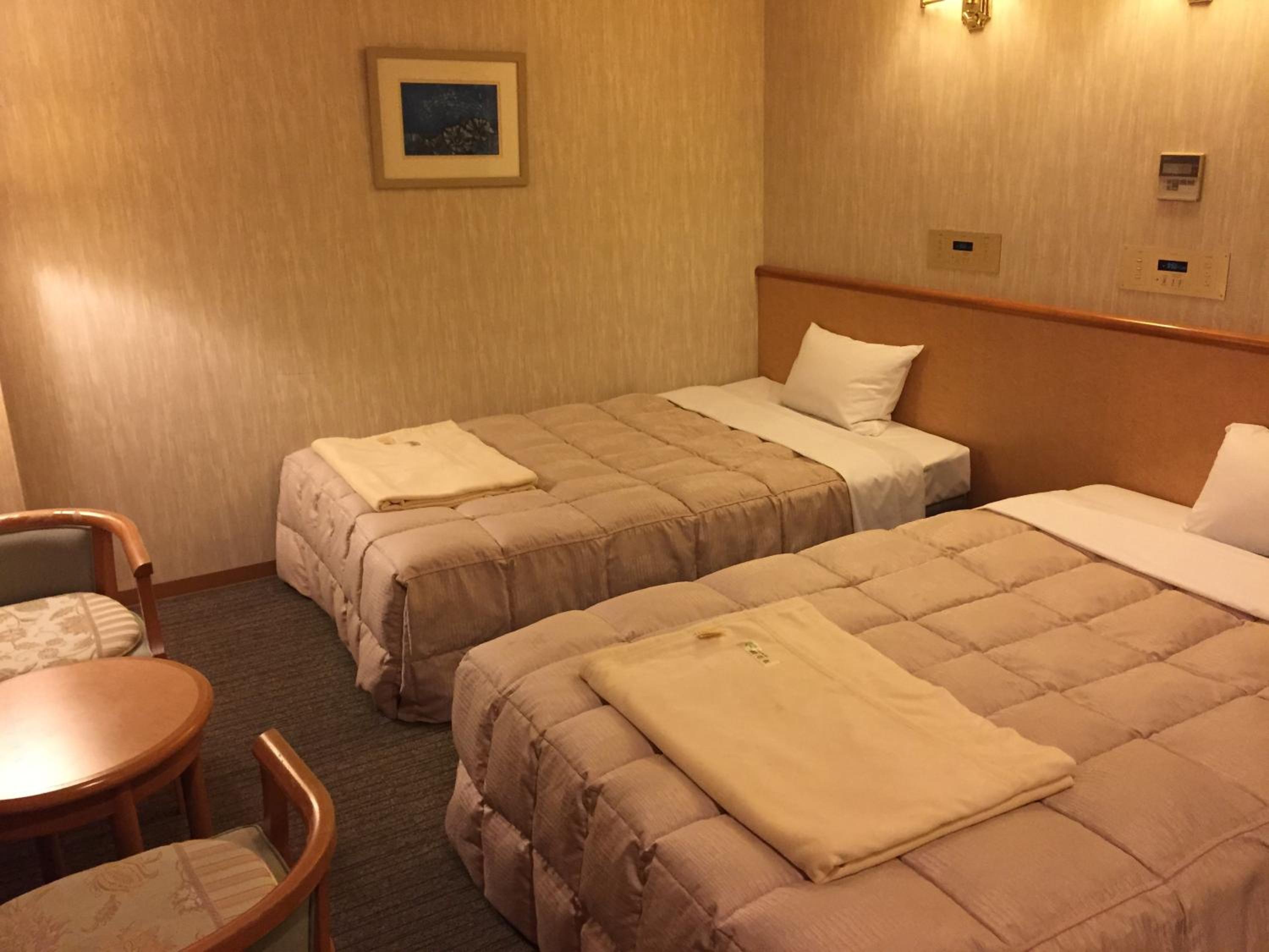 Twin Room - Non-Smoking photo 1