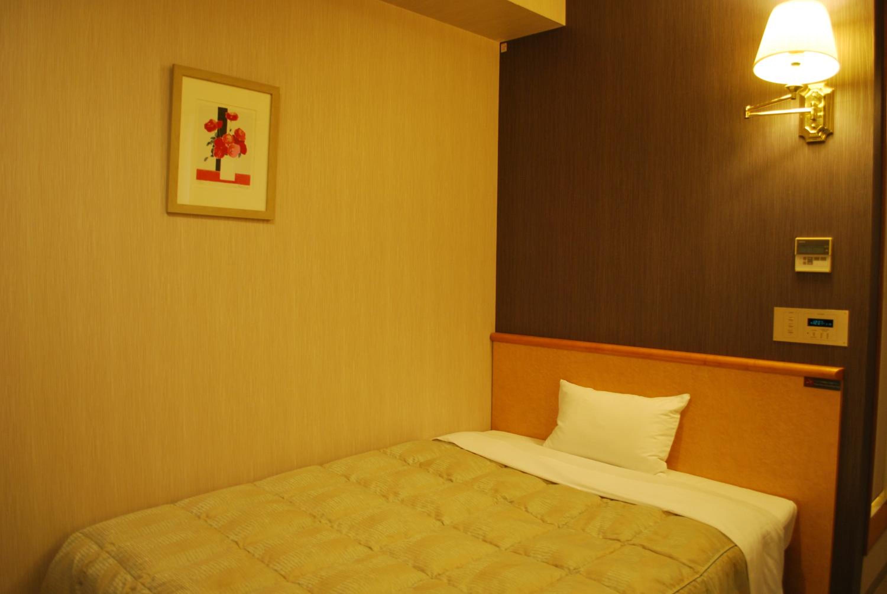 Single Room - Non-Smoking photo 3