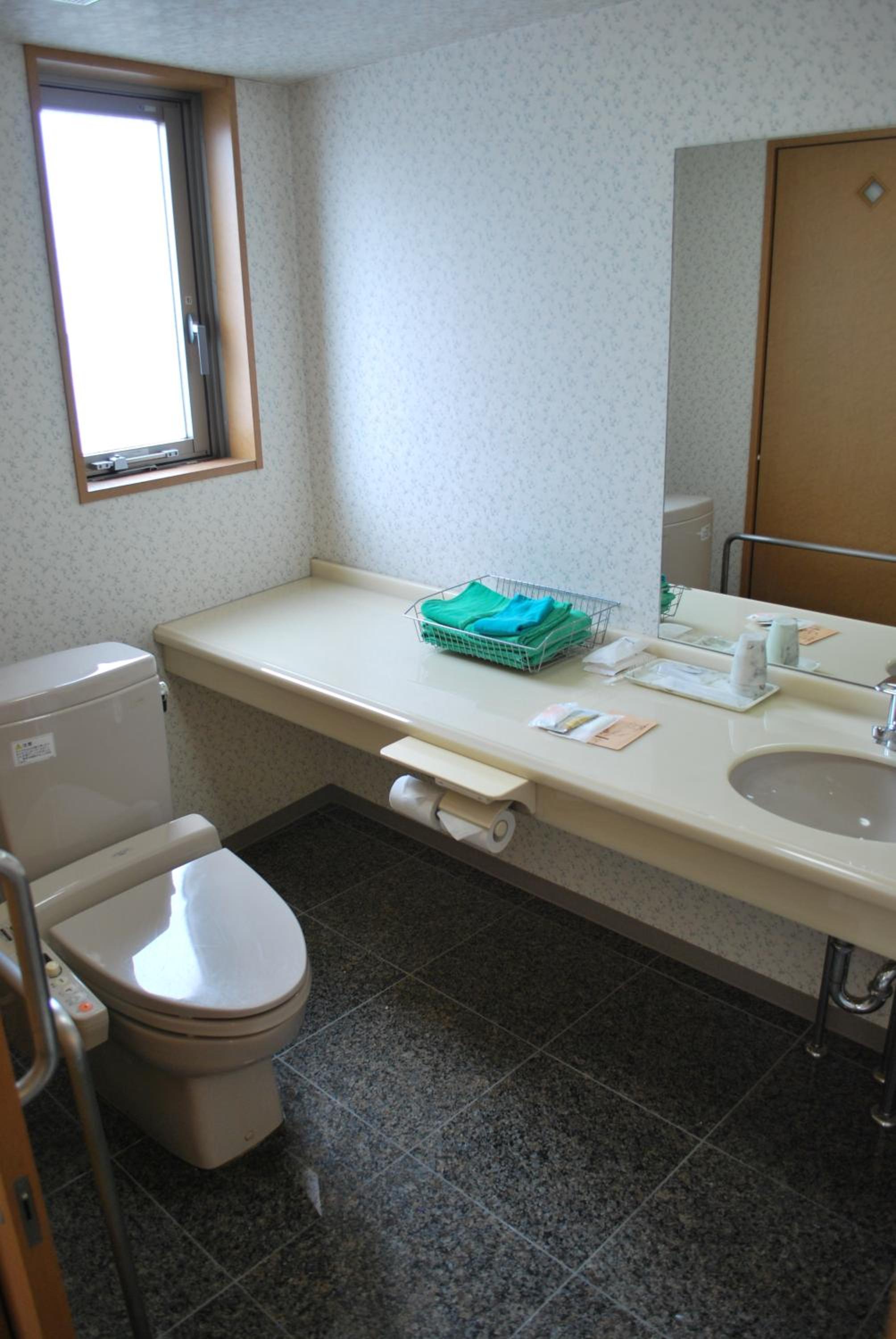 Double Room - Disability Access - Smoking photo 2