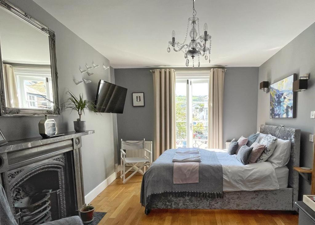 Double Room with Balcony - Photo 1