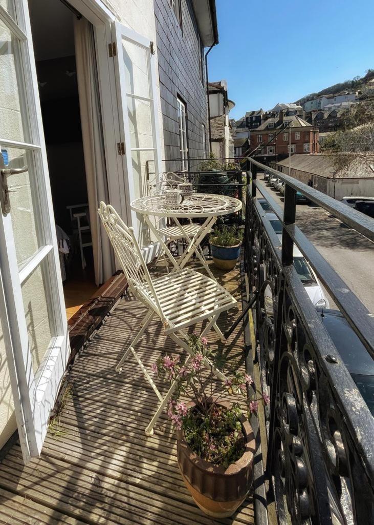 Double Room with Balcony - Photo 5