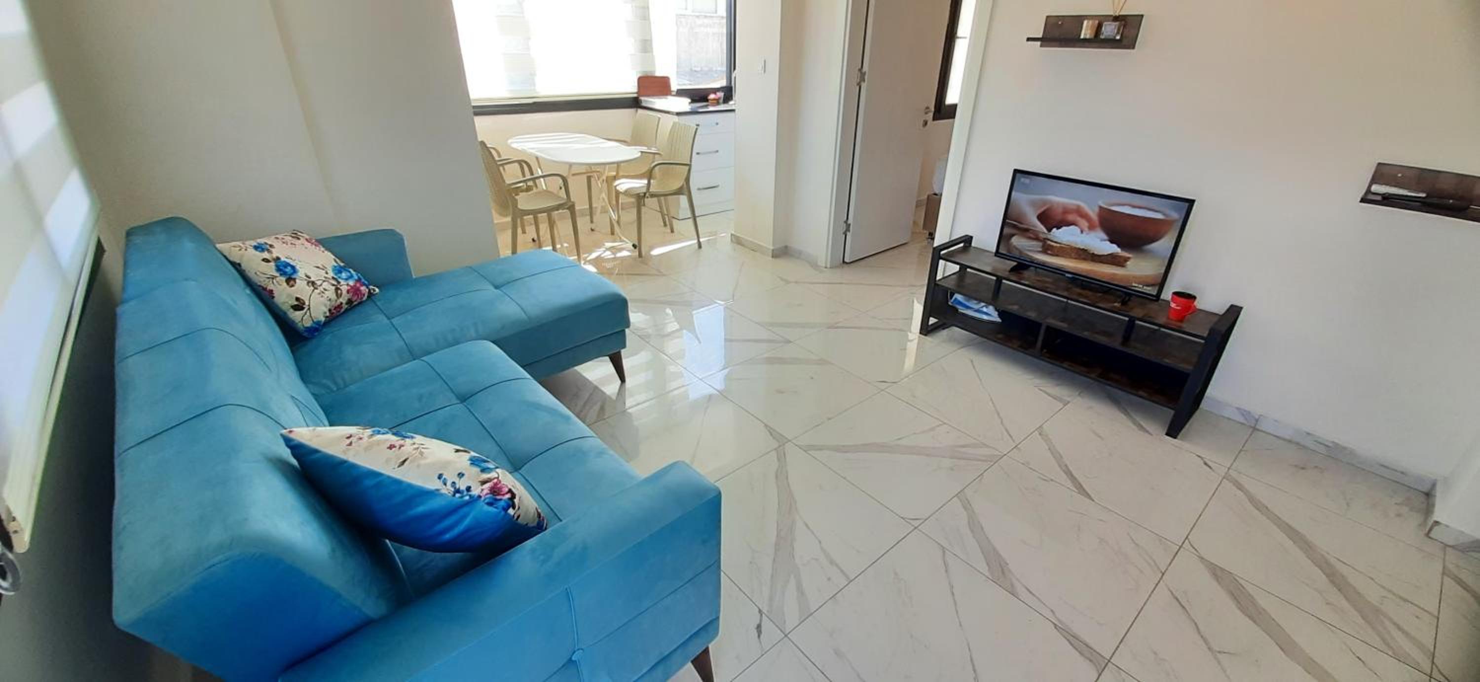 Apartment with Terrace - Photo 12