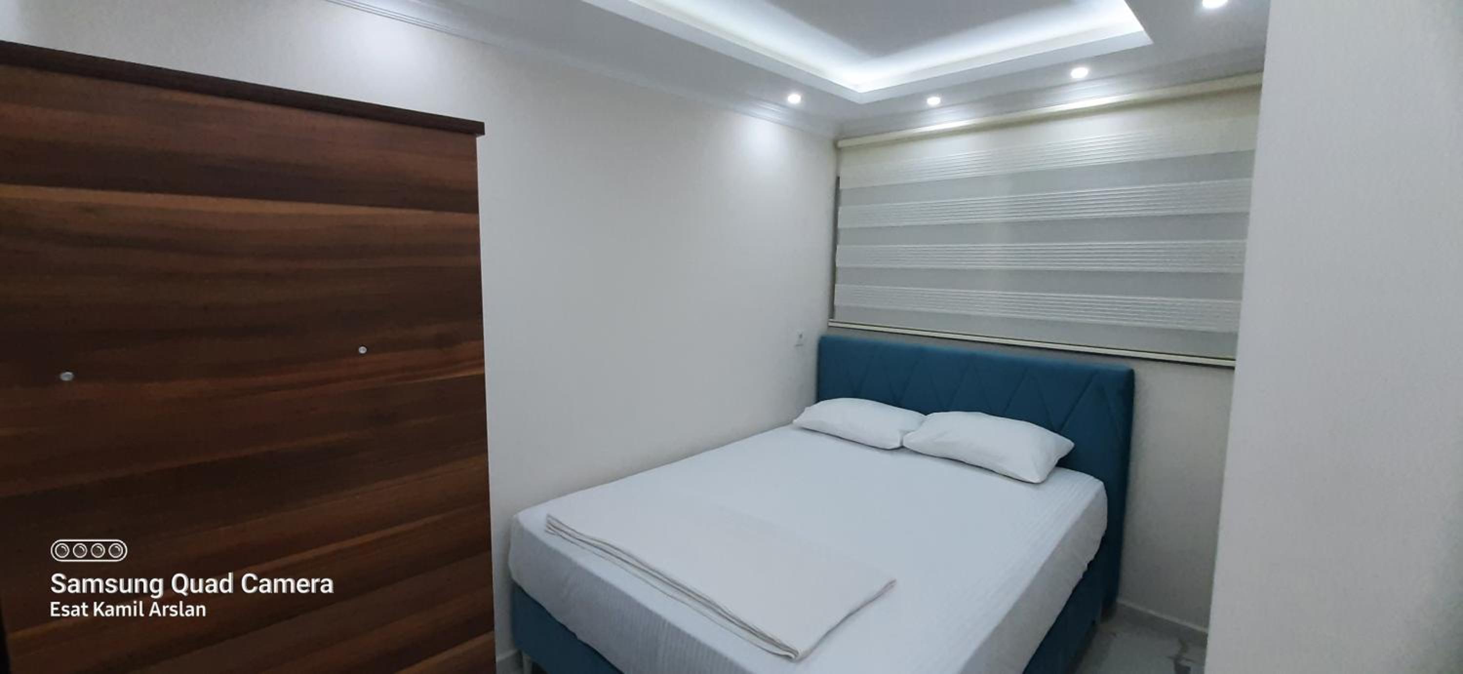 Apartment with Terrace - Photo 11