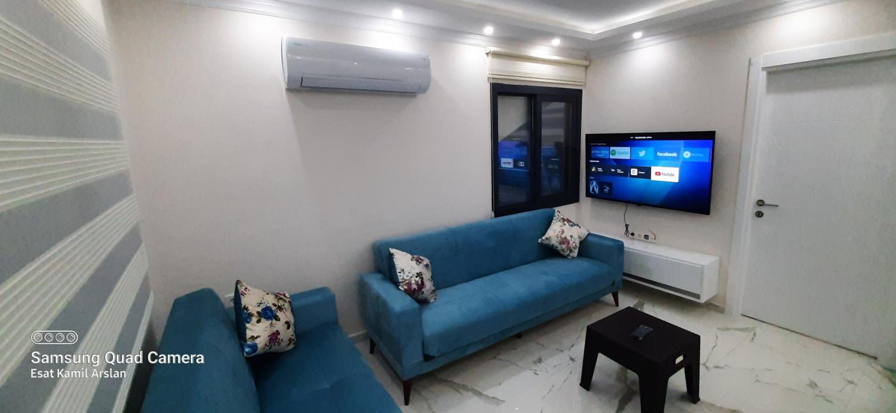 Apartment with Terrace - Photo 10