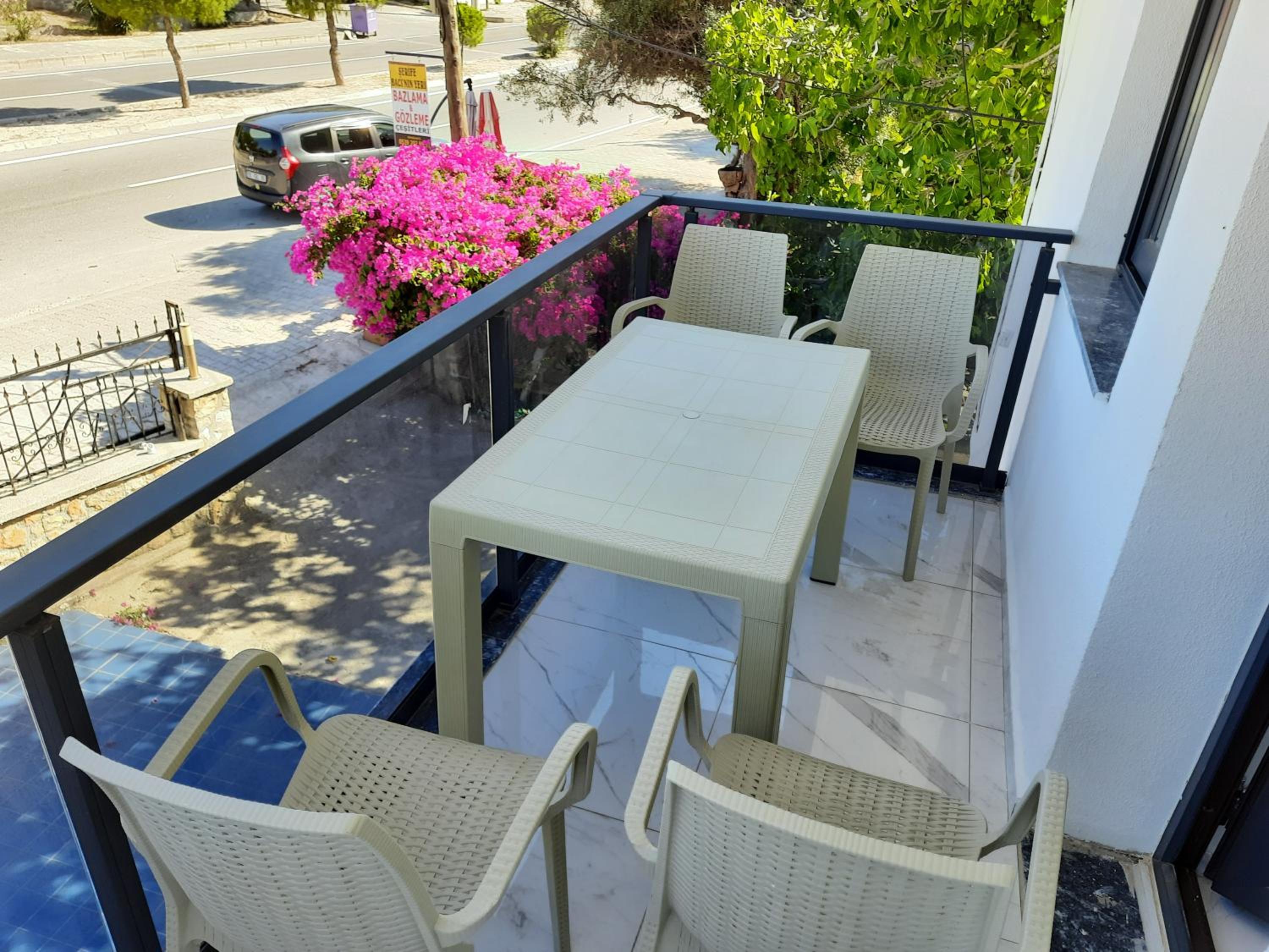 Apartment with Terrace - Photo 27