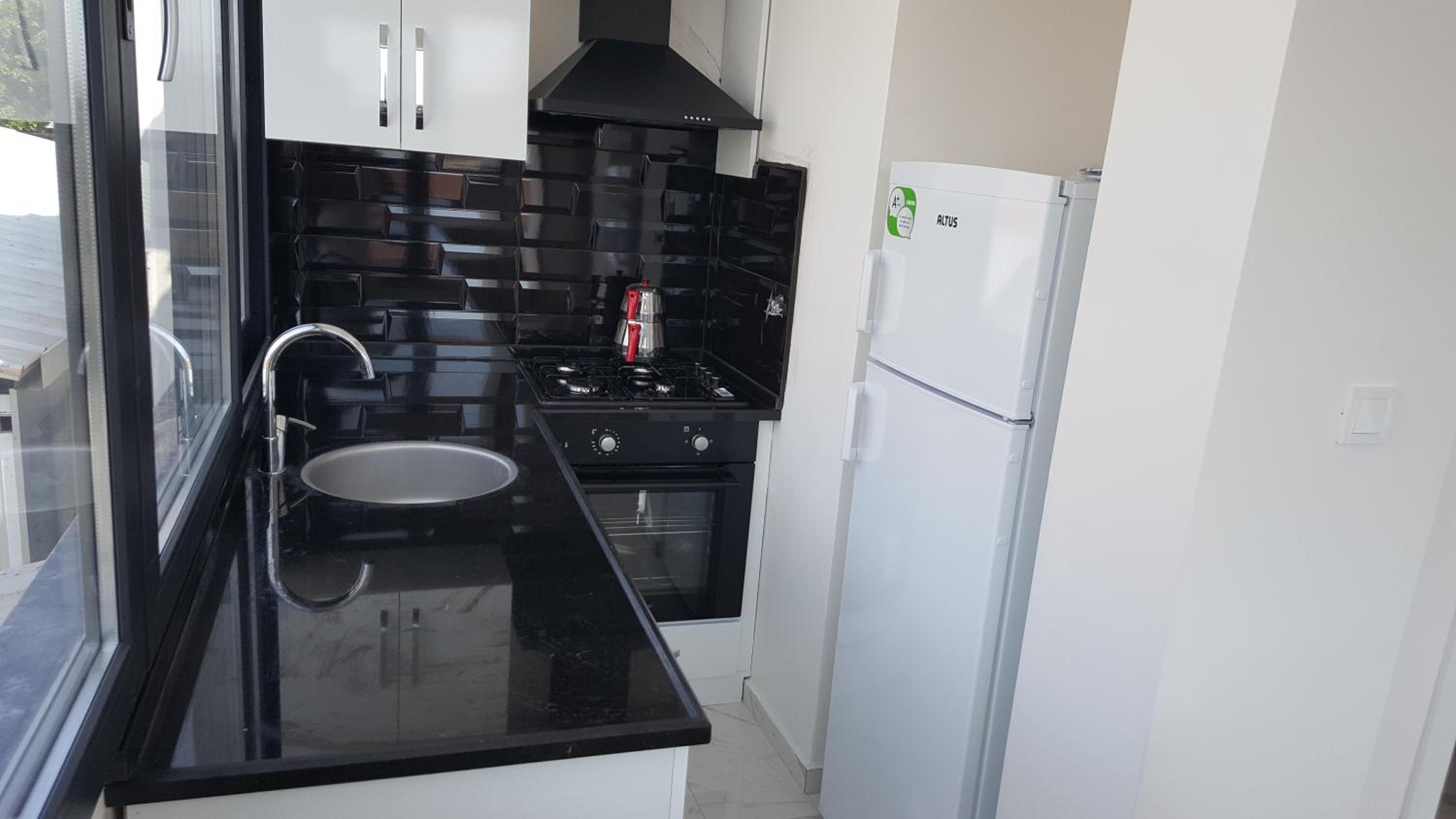 Apartment with Terrace - Photo 29