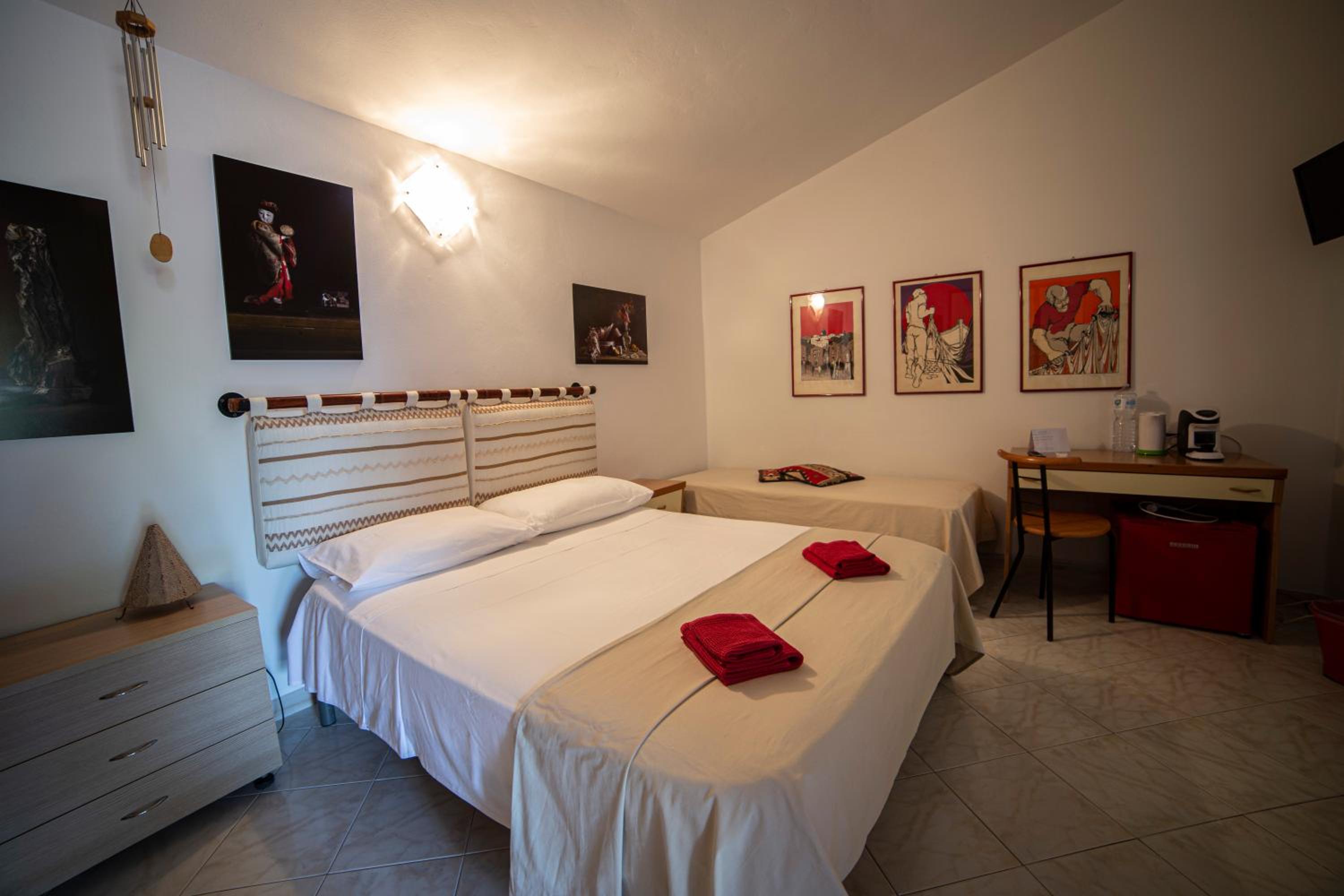 Large Double Room photo 1