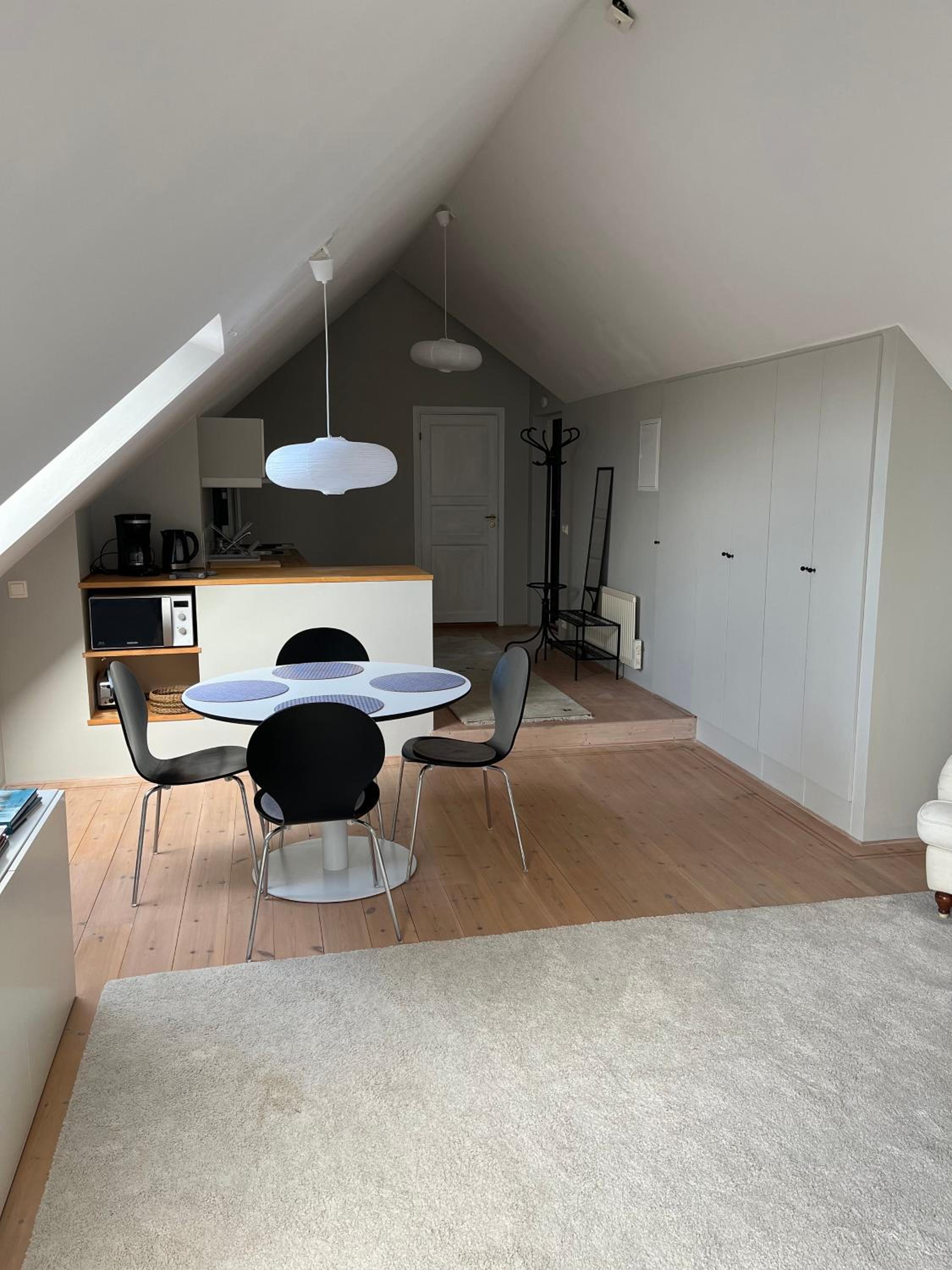 One-Bedroom Standard Apartment photo 1